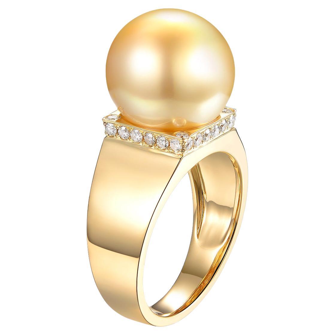 Gold Pearl Diamond Ring in 18 Karat Yellow Gold