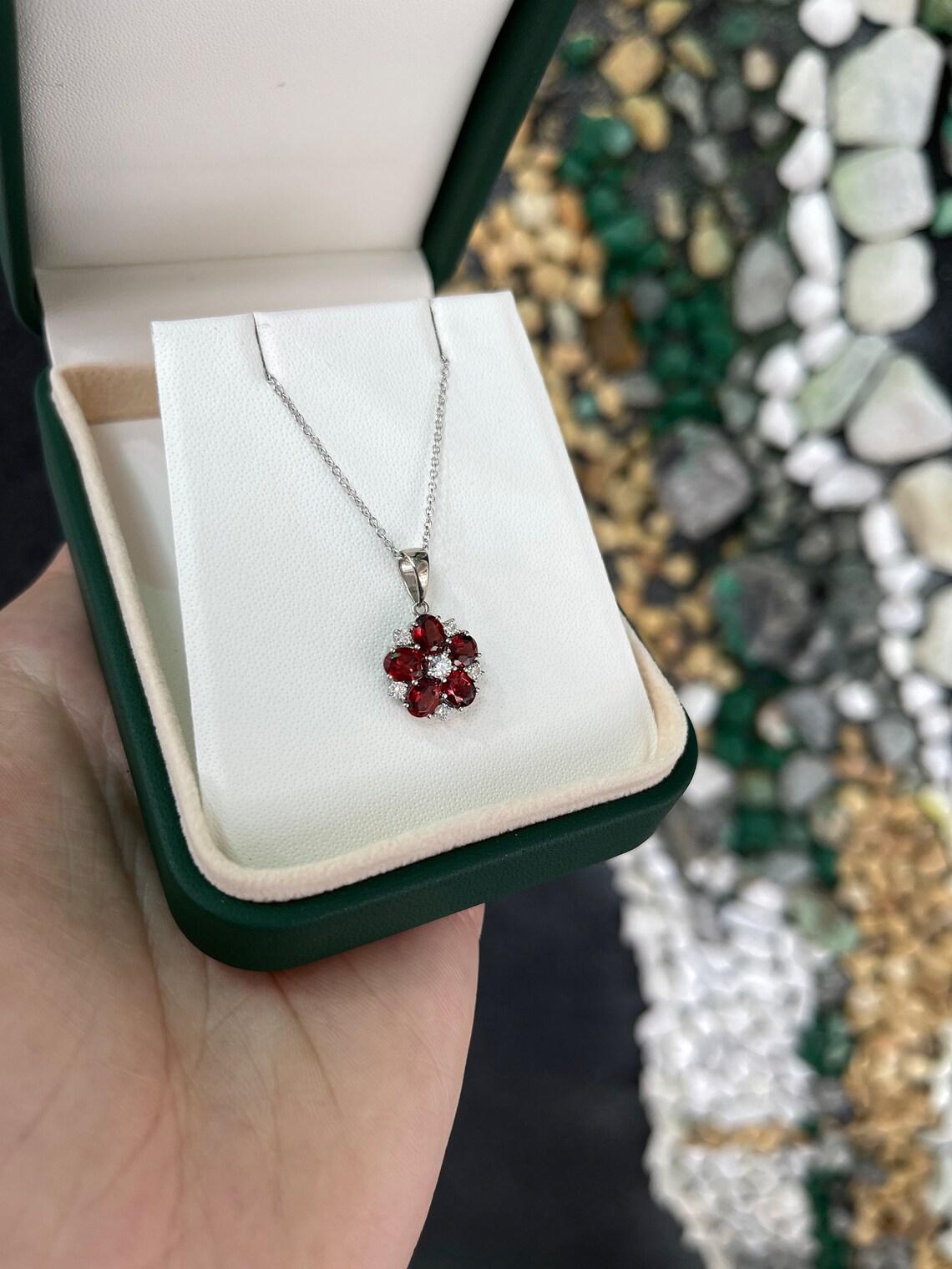 1,17tcw 14K Granat & Diamant Blume Anhänger Dunkelroter Granat Oval mit Diamant Damen