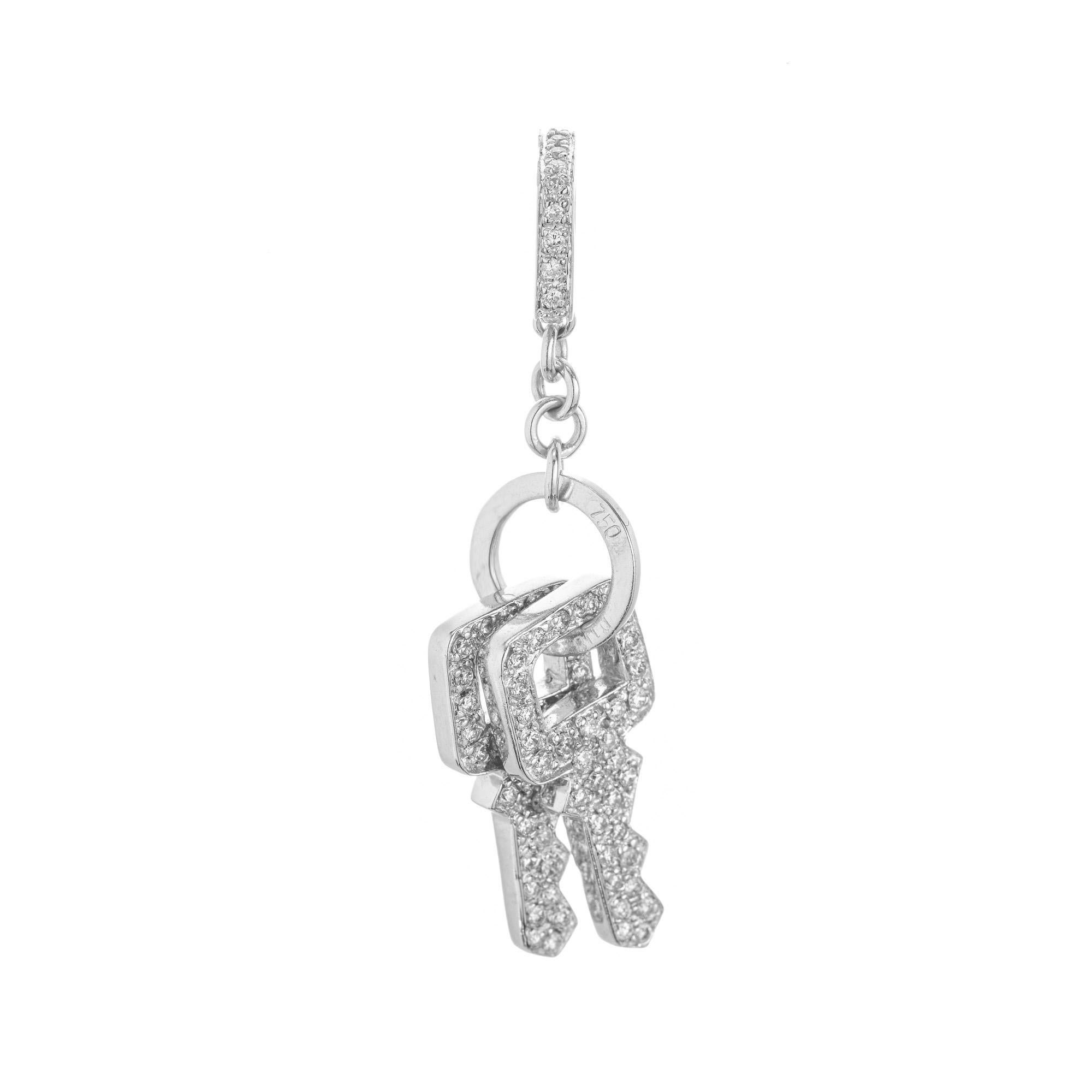 Taglio rotondo 1.18 Carat Diamond White Gold Pave Keys Pendant in vendita