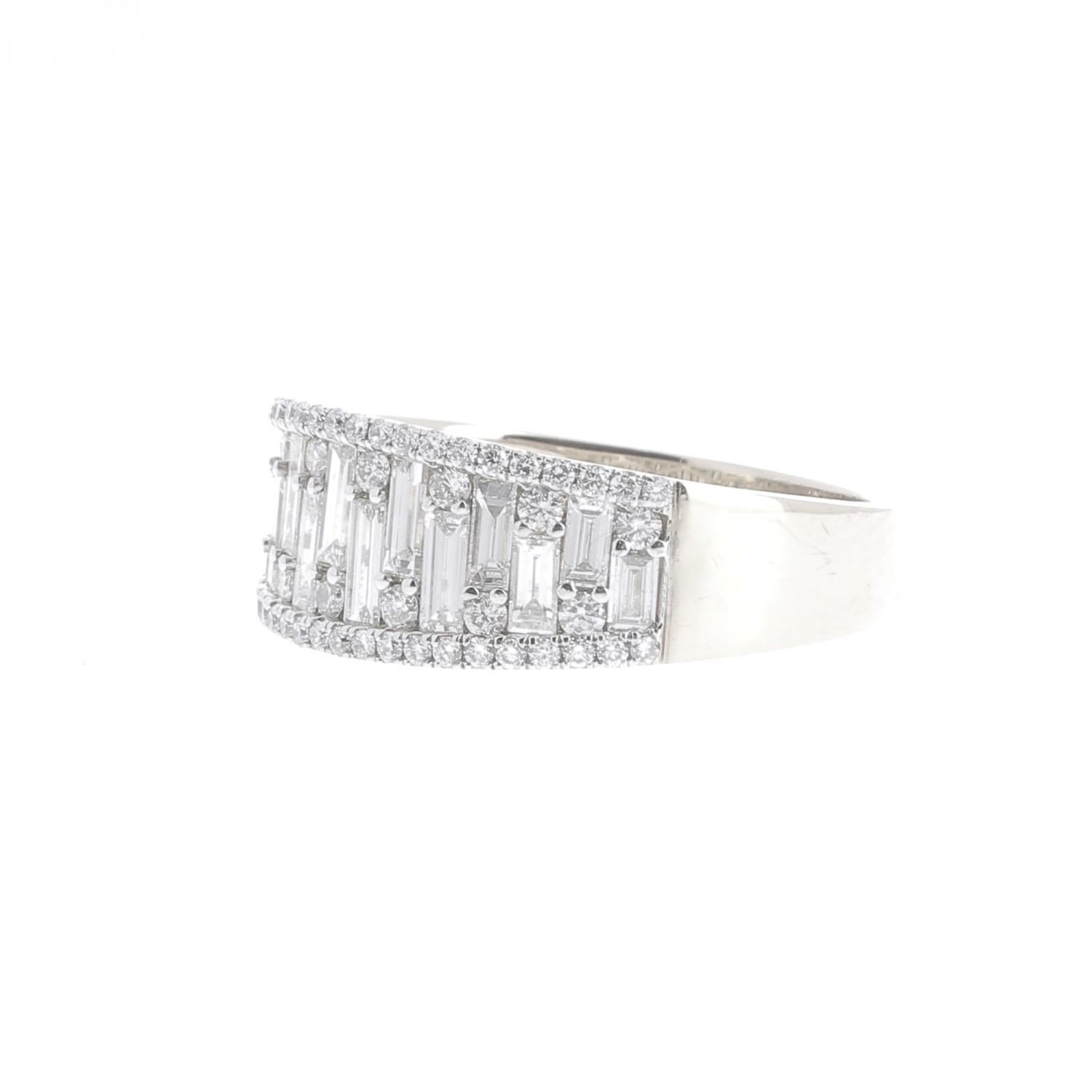 1.18 Carat GVS Round Baguette Diamond Cocktail Ring 18 Karat White Gold  In New Condition For Sale In Istanbul, TR