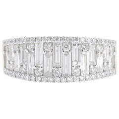 Bague cocktail en or blanc 18 carats avec diamants ronds et baguettes GVS de 1,18 carat