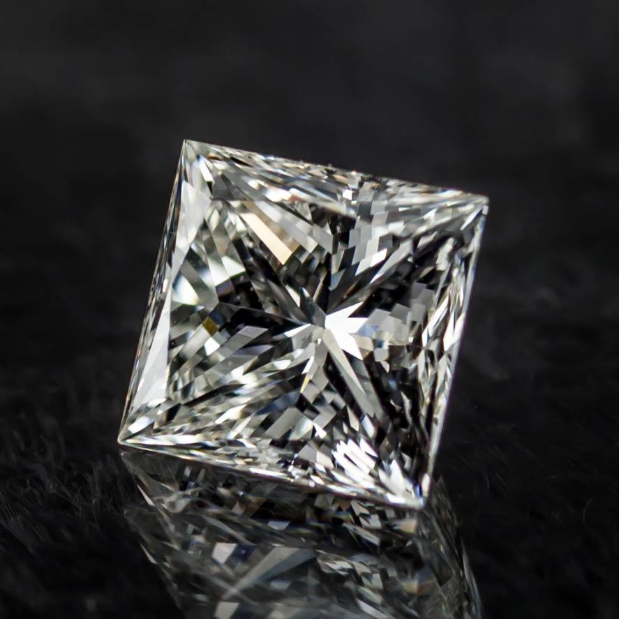 Moderne Diamant taille princesse de 1,18 carat non serti H / VS1 certifié GIA en vente