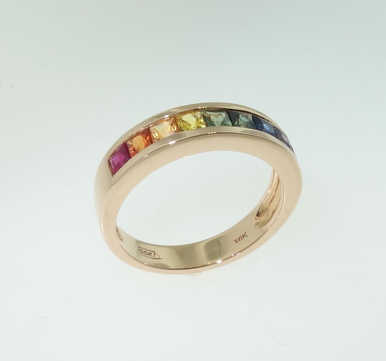 1,18 Karat mehrfarbiger Saphir im Prinzessinnenschliff Gold Eternity-Ring (Carréschliff) im Angebot