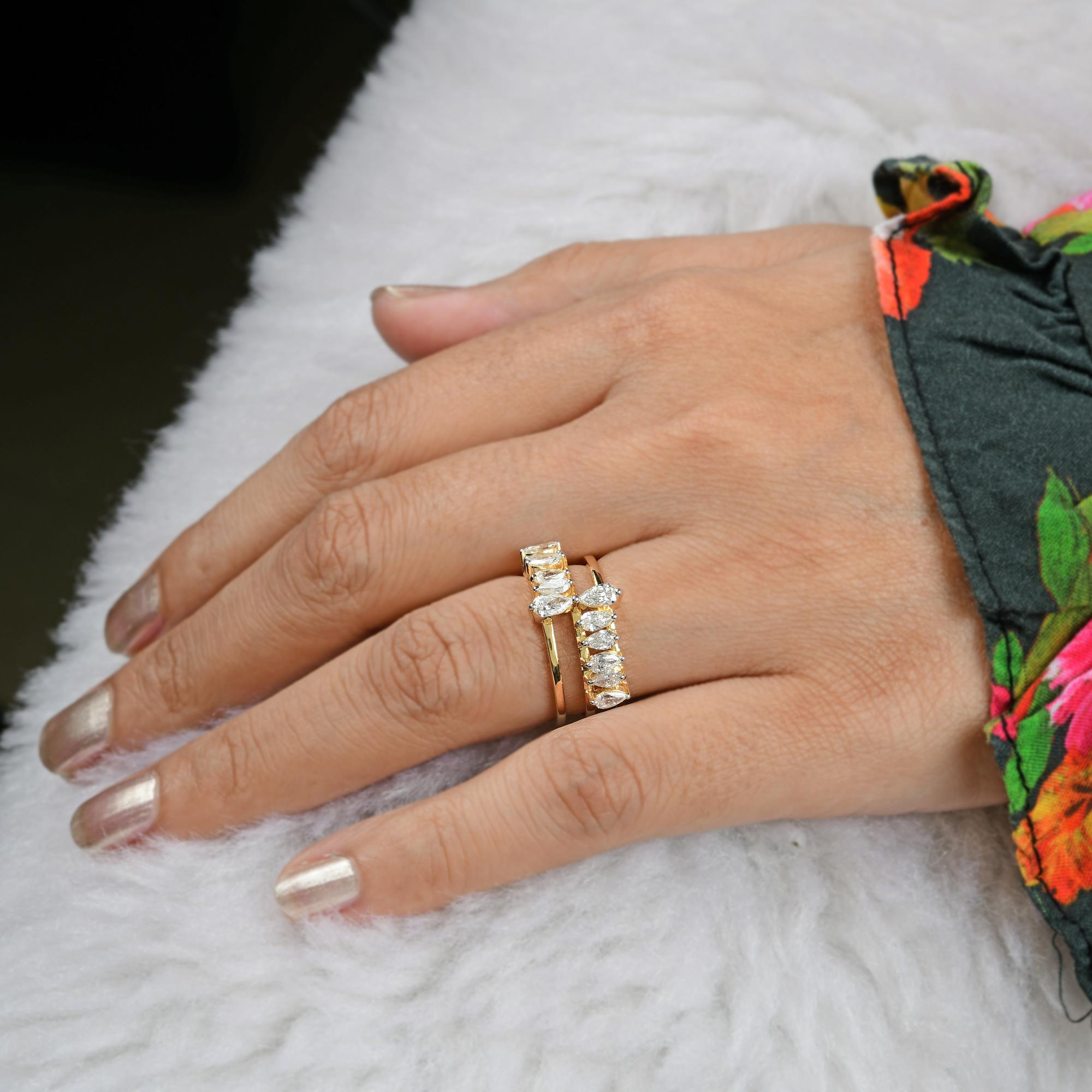 in vendita:  Anello a tre fasce con diamante a pera da 1,18 carati SI Clarity HI Color Oro giallo 18 carati 5