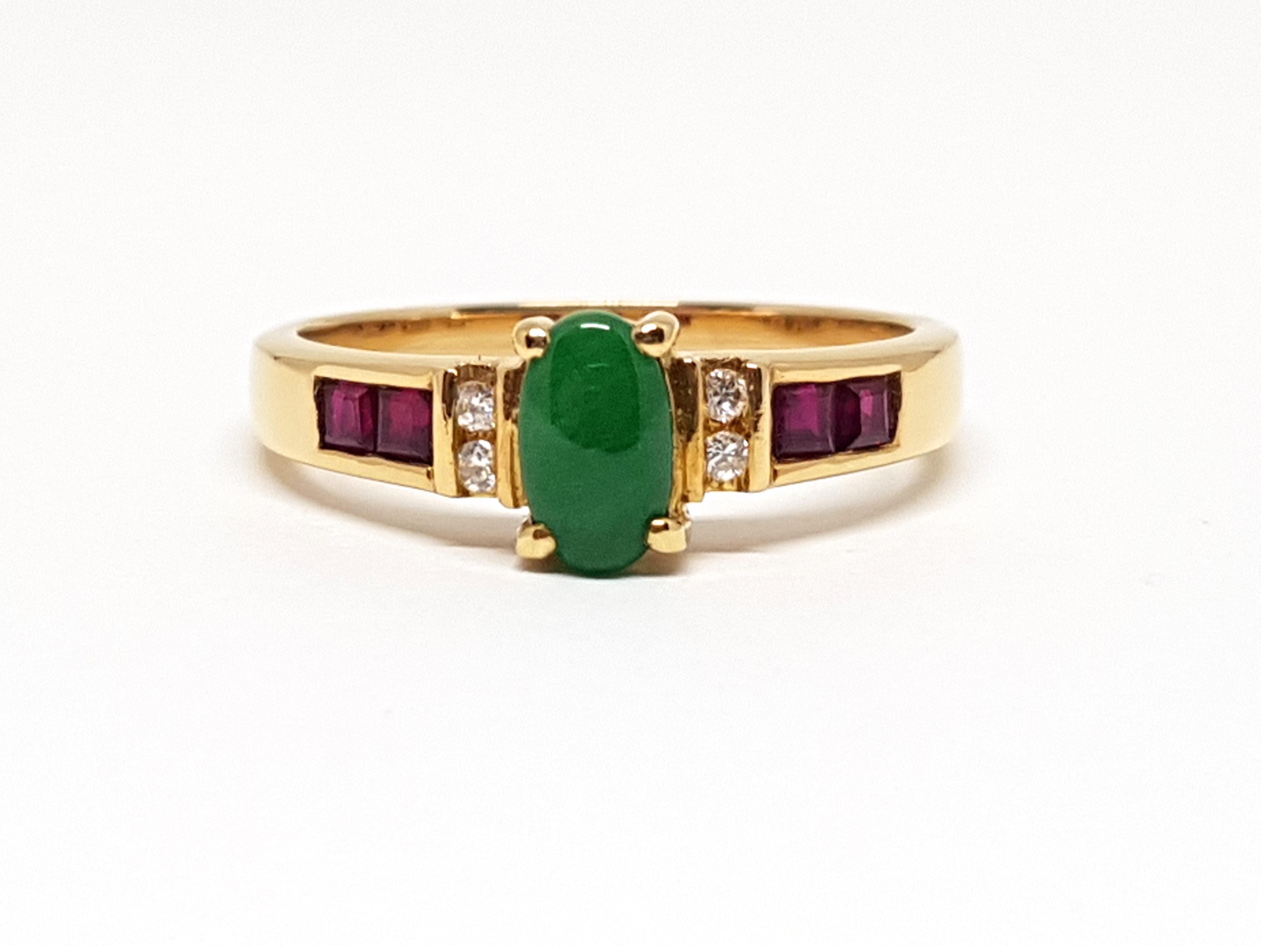Contemporary 1.18 Carat Yellow Gold Emerald Ruby Diamond Ring For Sale