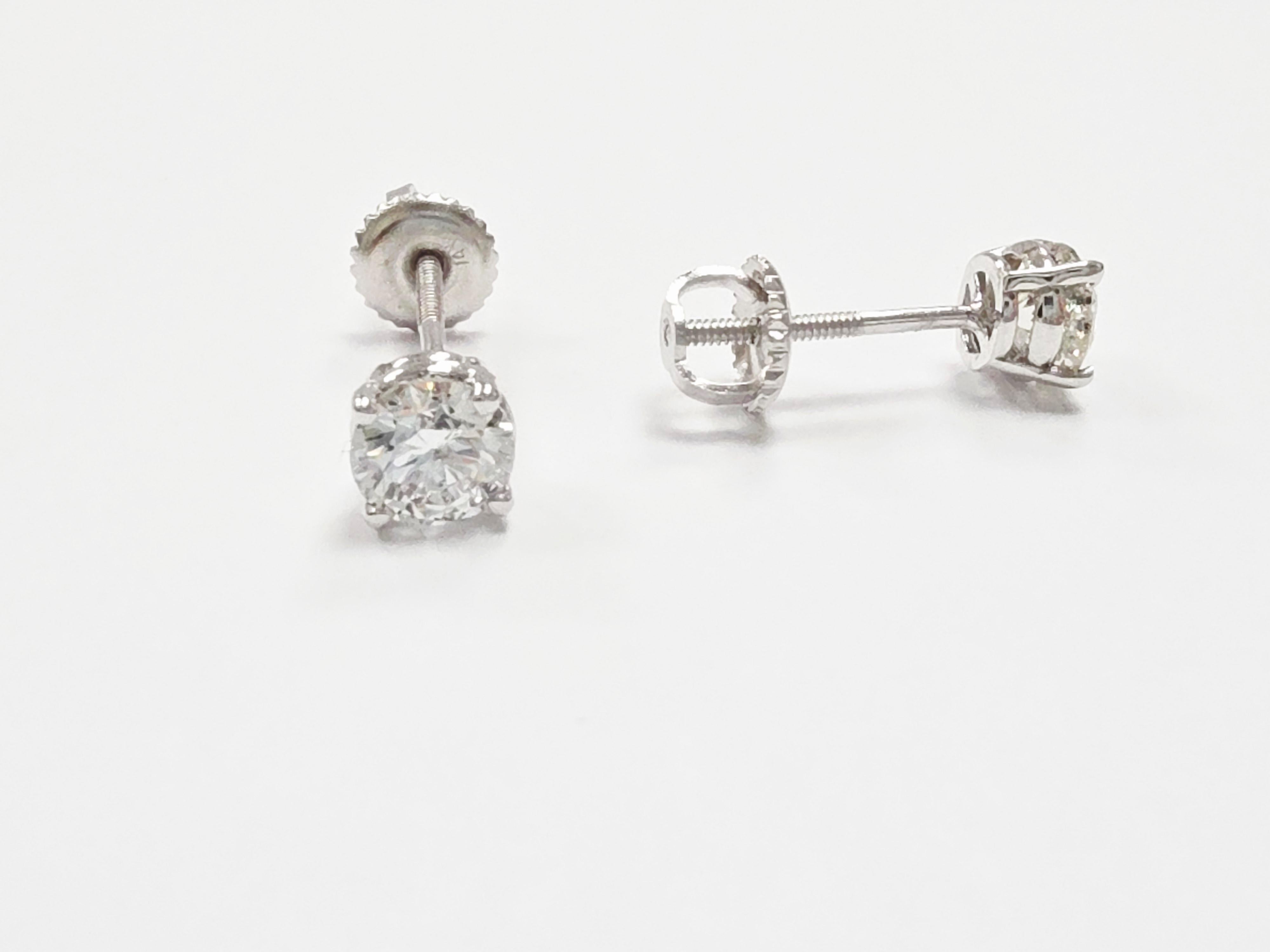 Taglio rotondo 1.18 Carats Natural Diamond Round Shape Studs 14 Karat White Gold in vendita