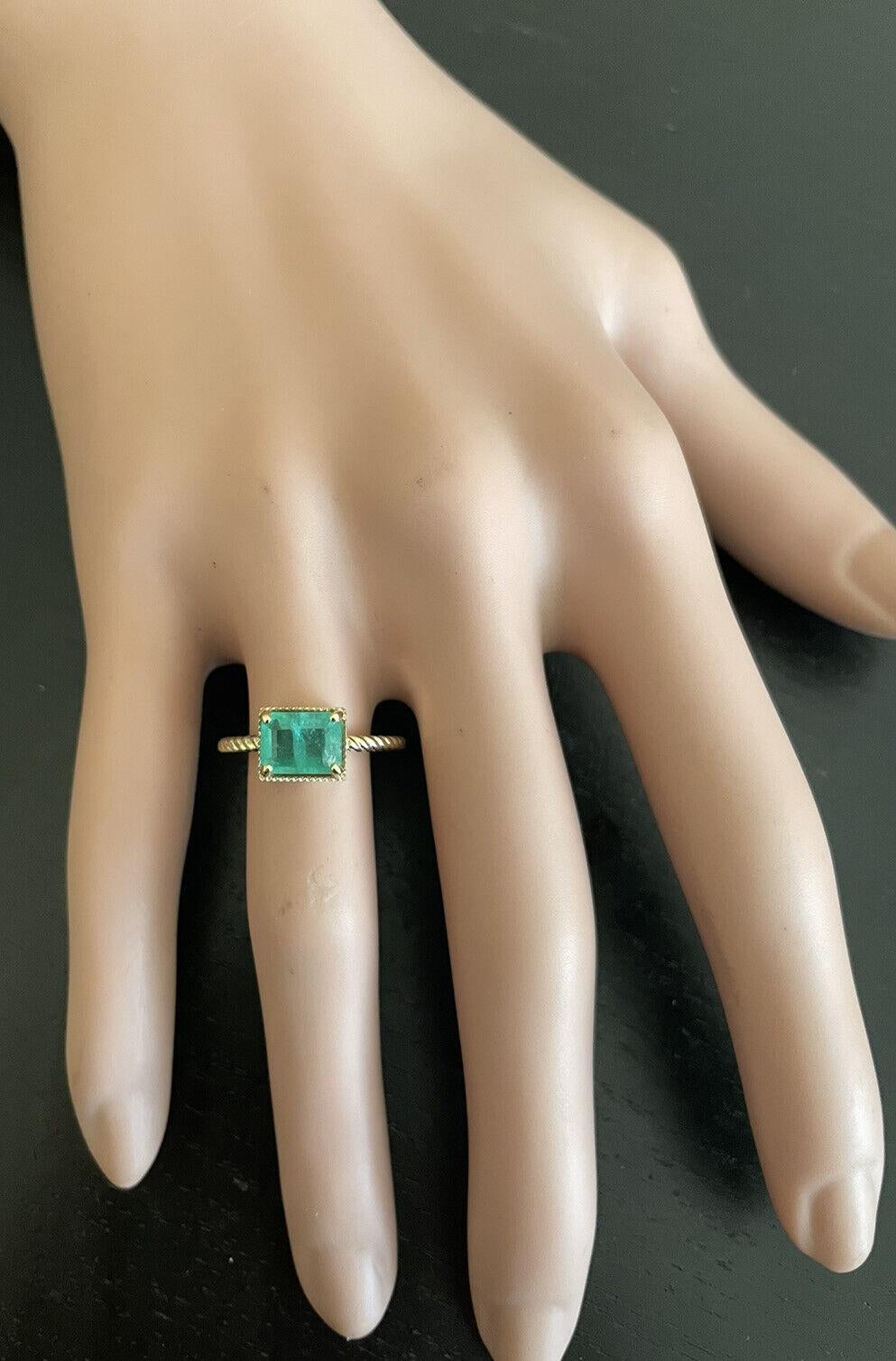 Women's 1.18 Carats Natural Emerald 14K Solid Yellow Gold Ring For Sale
