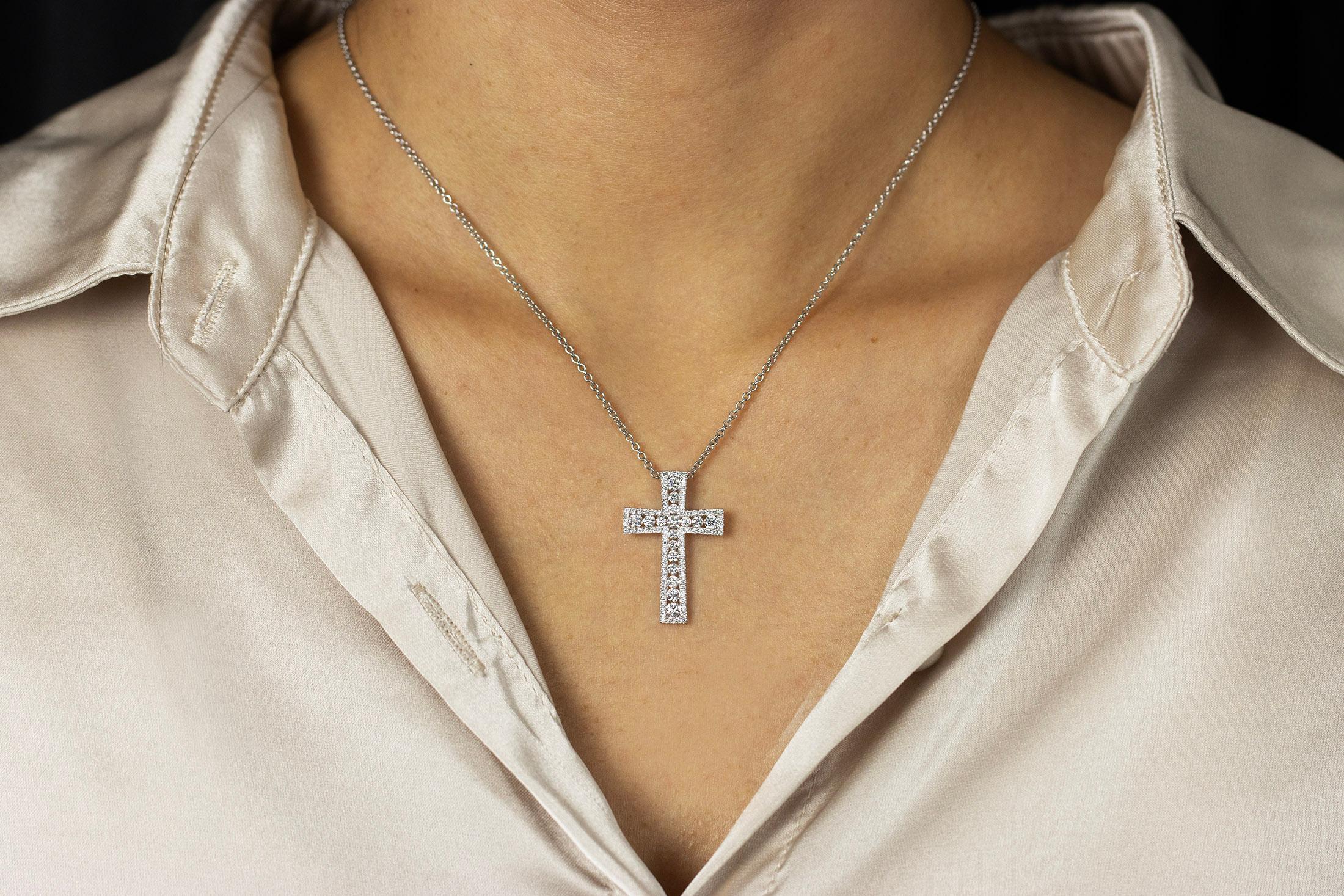 Modern 1.18 Carats Total Round Brilliant Diamond Byzantine Cross Pendant Necklace For Sale