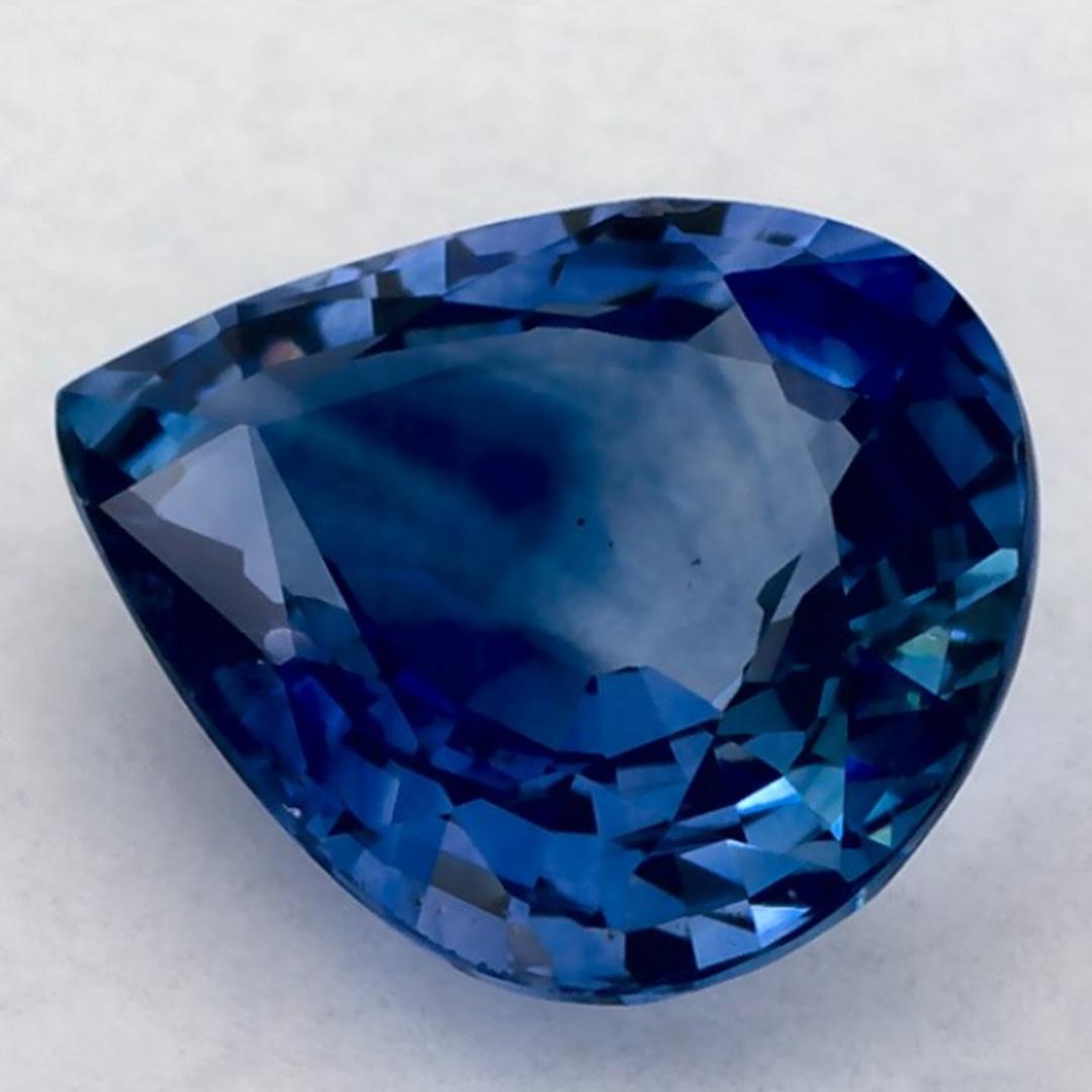 Ce saphir bleu naturel offre élégance et sophistication. Avec sa riche saturation de couleurs et sa coupe précise, il constitue la pièce maîtresse parfaite pour une bague de fiançailles ou une conception de bijoux de luxe.

Ce saphir provient du Sri