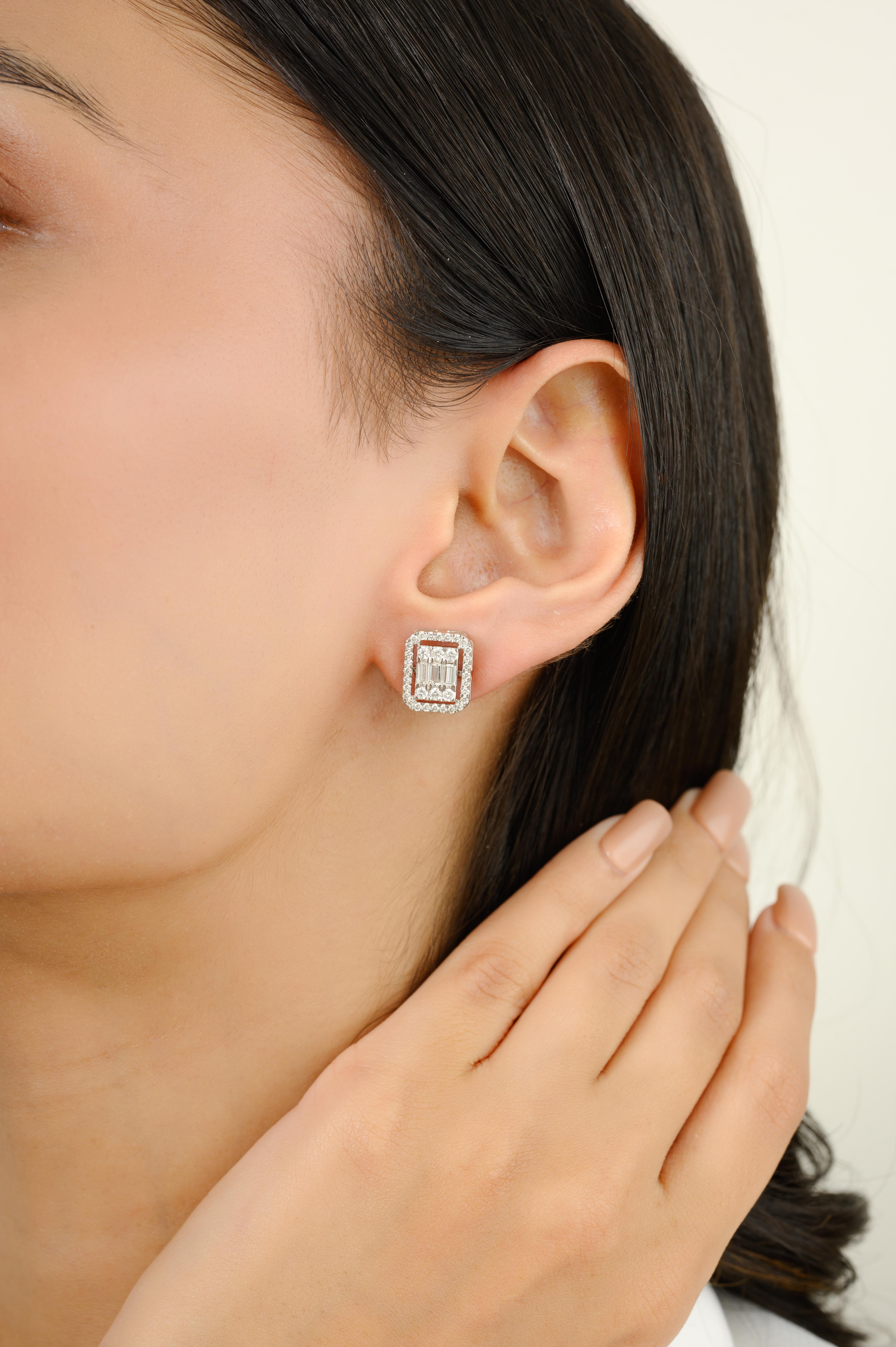 Orecchini a grappolo con diamanti brillanti da 1,18 CTW in oro 18 carati per fare un figurone con il tuo look. Gli orecchini a perno ti serviranno per dare un tocco di classe al tuo look. Questi orecchini creano un look scintillante e lussuoso con