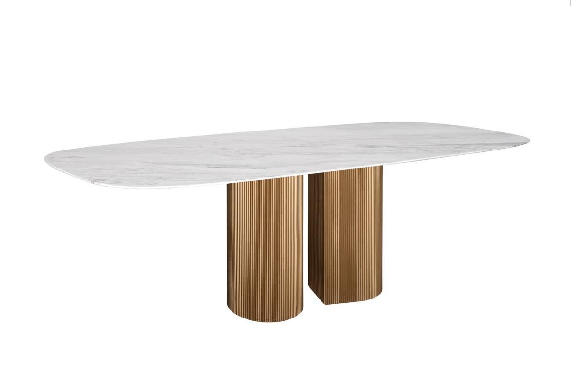 Dining Table Featuring Bronze Lacquered Metal Base In New Condition For Sale In NEW YORK, NY