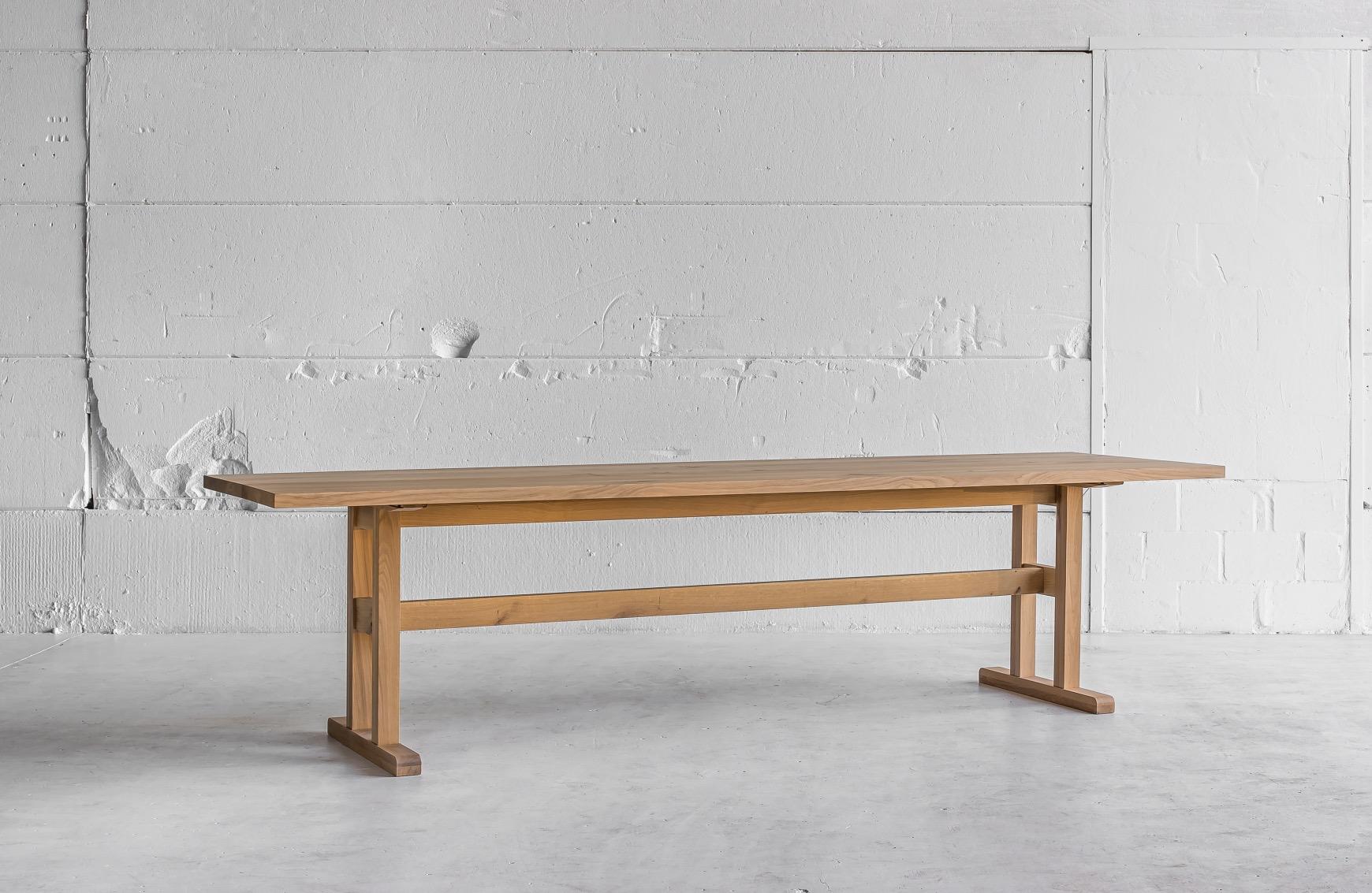 Mesa de comedor belga de roble macizo 118 Moderno en venta