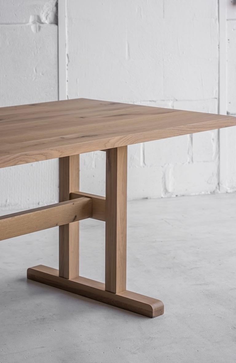 Mesa de comedor belga de roble macizo 118 en Nuevo estado para la venta en Bonita Springs, FL