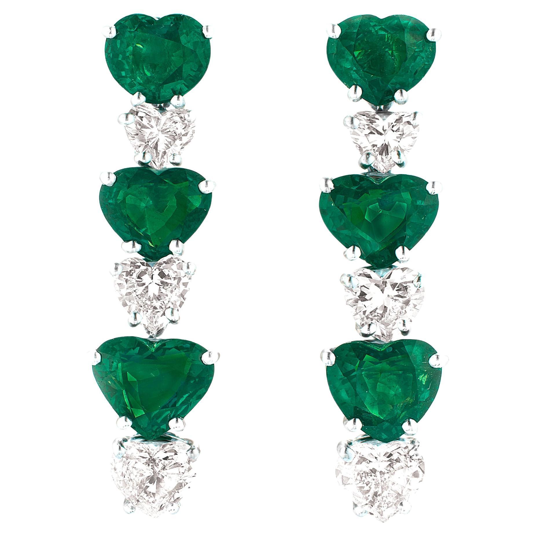 Taille cœur Boucles d'oreilles 11.80 Carat Heart Emerald Mixed-Cut Diamonds en vente