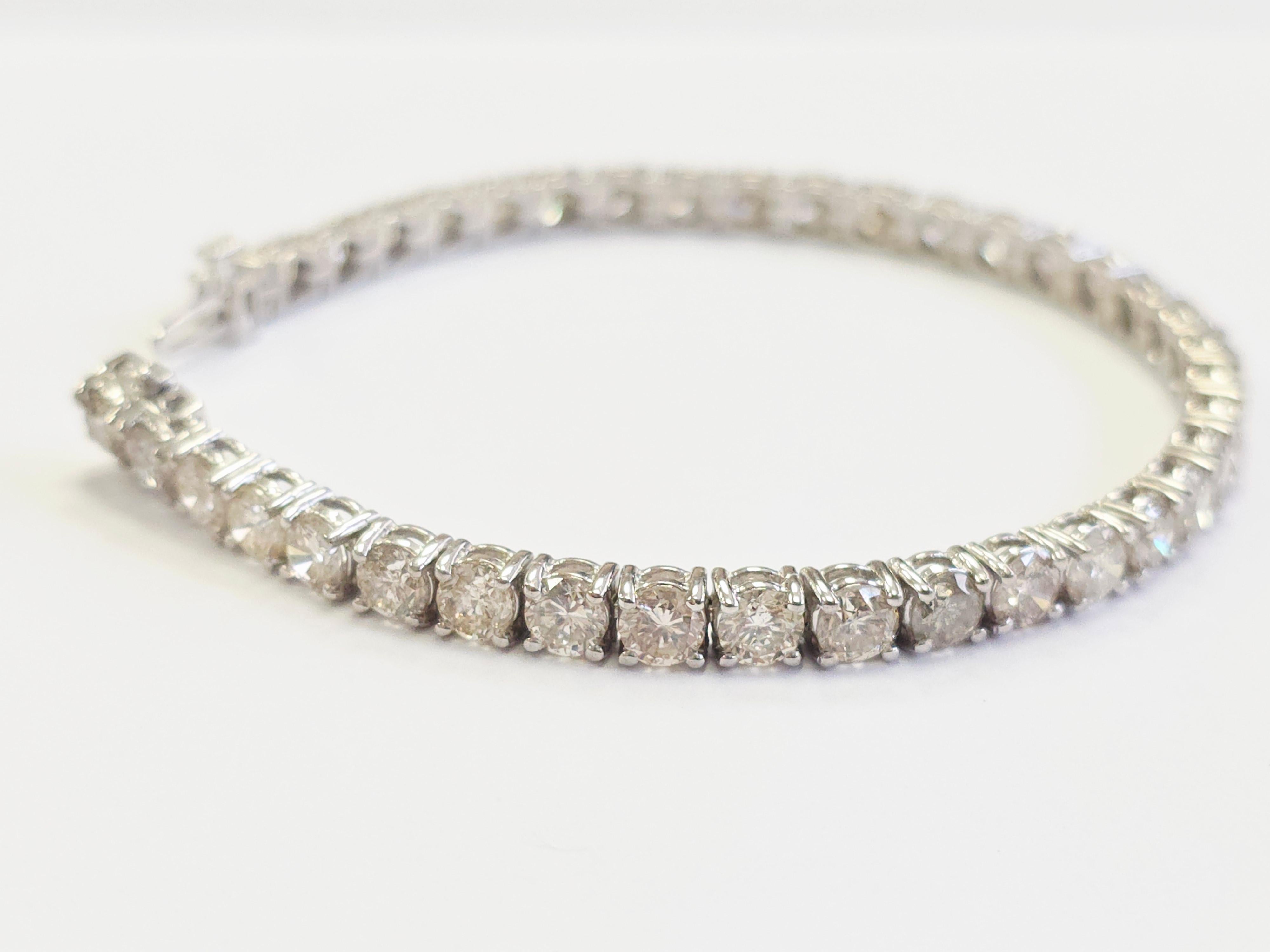 Pulsera de tenis de diamantes naturales de 11,80 quilates y oro blanco de 14 quilates Corte brillante en venta