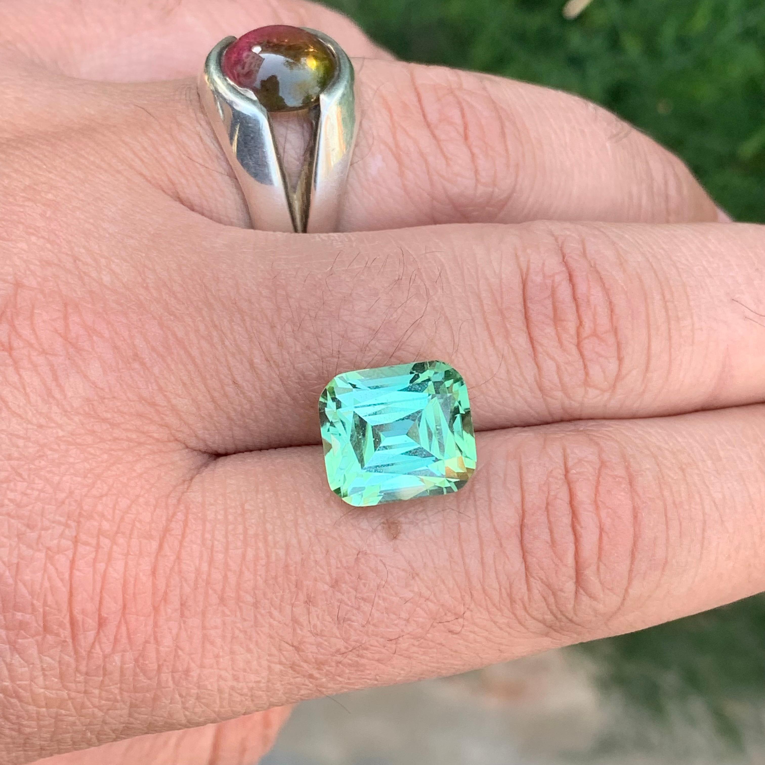 Gema natural suelta de turmalina verde menta en forma de cojín de 11.80 quilates en venta 5