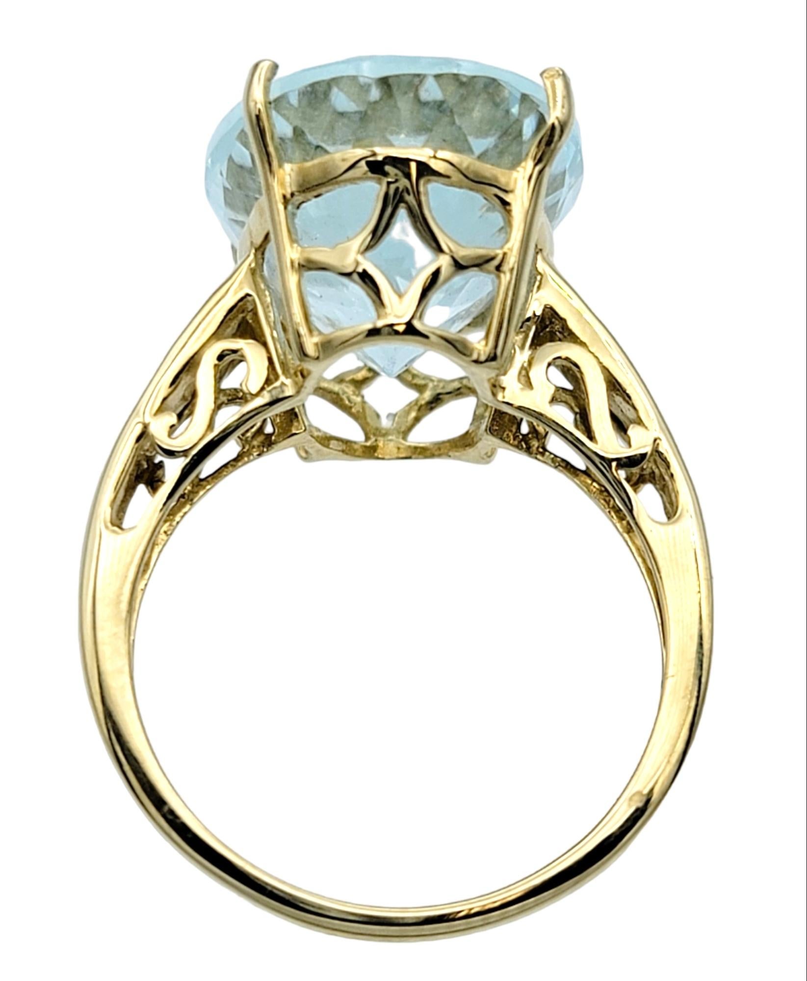 11.80 Carat Oval Brilliant Cut Aquamarine Cocktail Ring, Blue Diamond Accents In Good Condition For Sale In Scottsdale, AZ