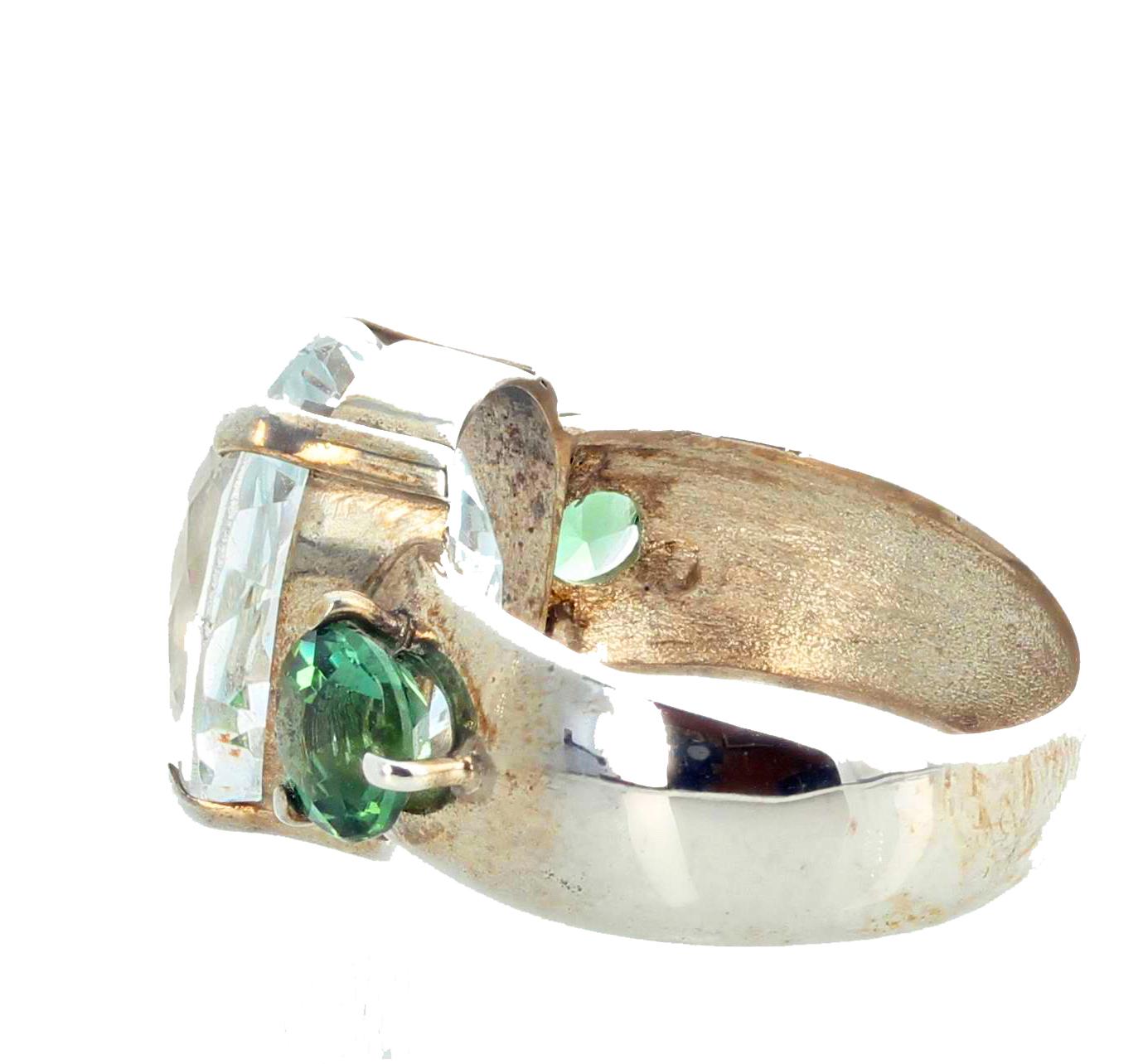 AJD HUGE Ring aus hellem Silber mit 11,80 Karat natürlichem weißem Topas und grünem Turmalin (Gemischter Schliff) im Angebot