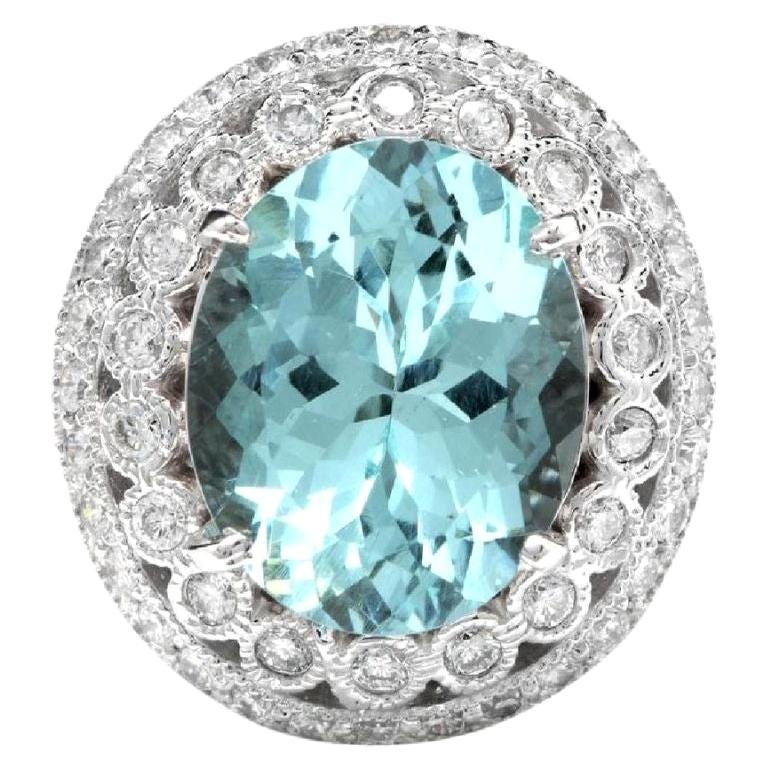 11.80 Carat Exquisite Natural Aquamarine and Diamond 14 Karat Solid Gold Ring For Sale