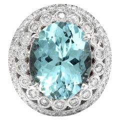 11.80 Carat Exquisite Natural Aquamarine and Diamond 14 Karat Solid Gold Ring