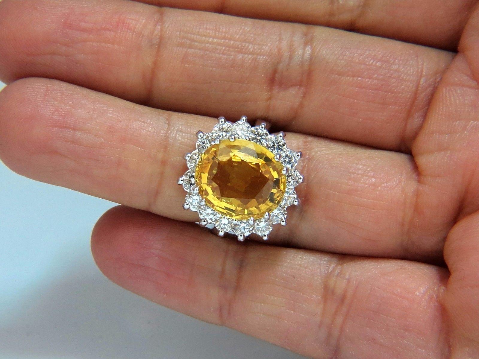 Bague canari brillante en or 14 carats avec saphir jaune naturel de 11,81 carats et diamants Unisexe en vente