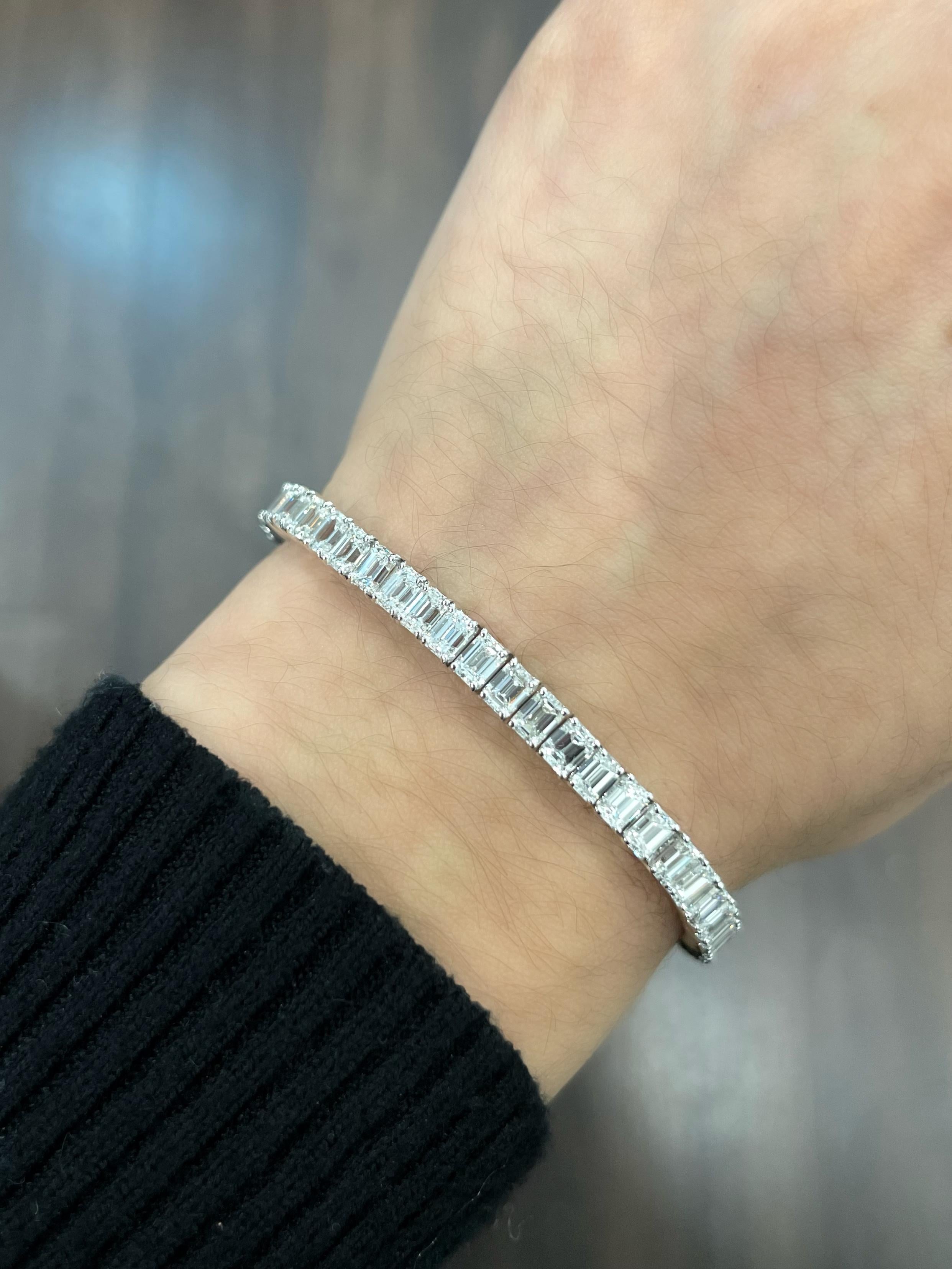 Tennisarmband mit 11,81 Karat Diamanten im Smaragdschliff für Damen oder Herren