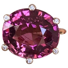 18 Karat Yellow Gold 11.83 Carats Rubellite Tourmaline Diamond Cocktail Ring