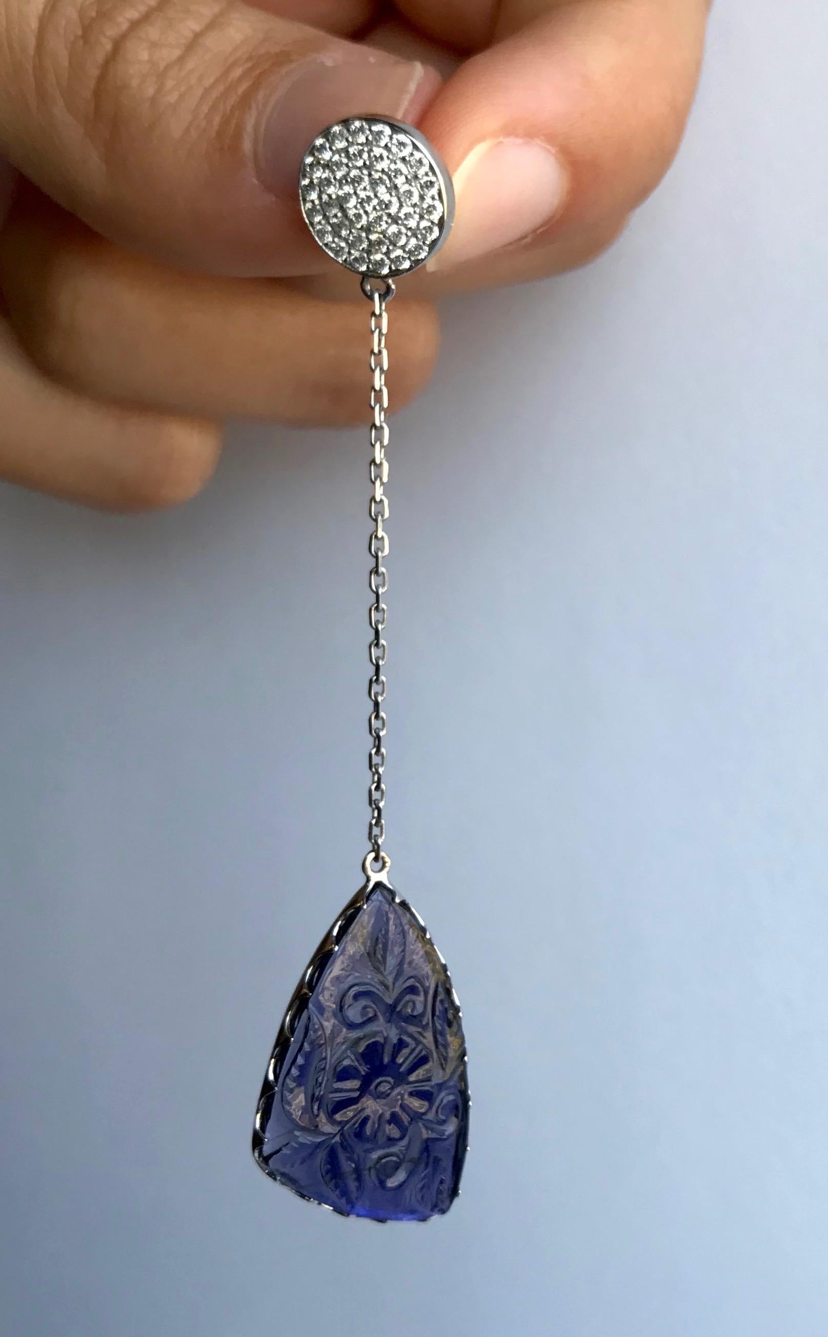 11.84 Carat Carved Iolite and White Diamond Dangle Drop Earrings In New Condition In GREAT NECK, NY