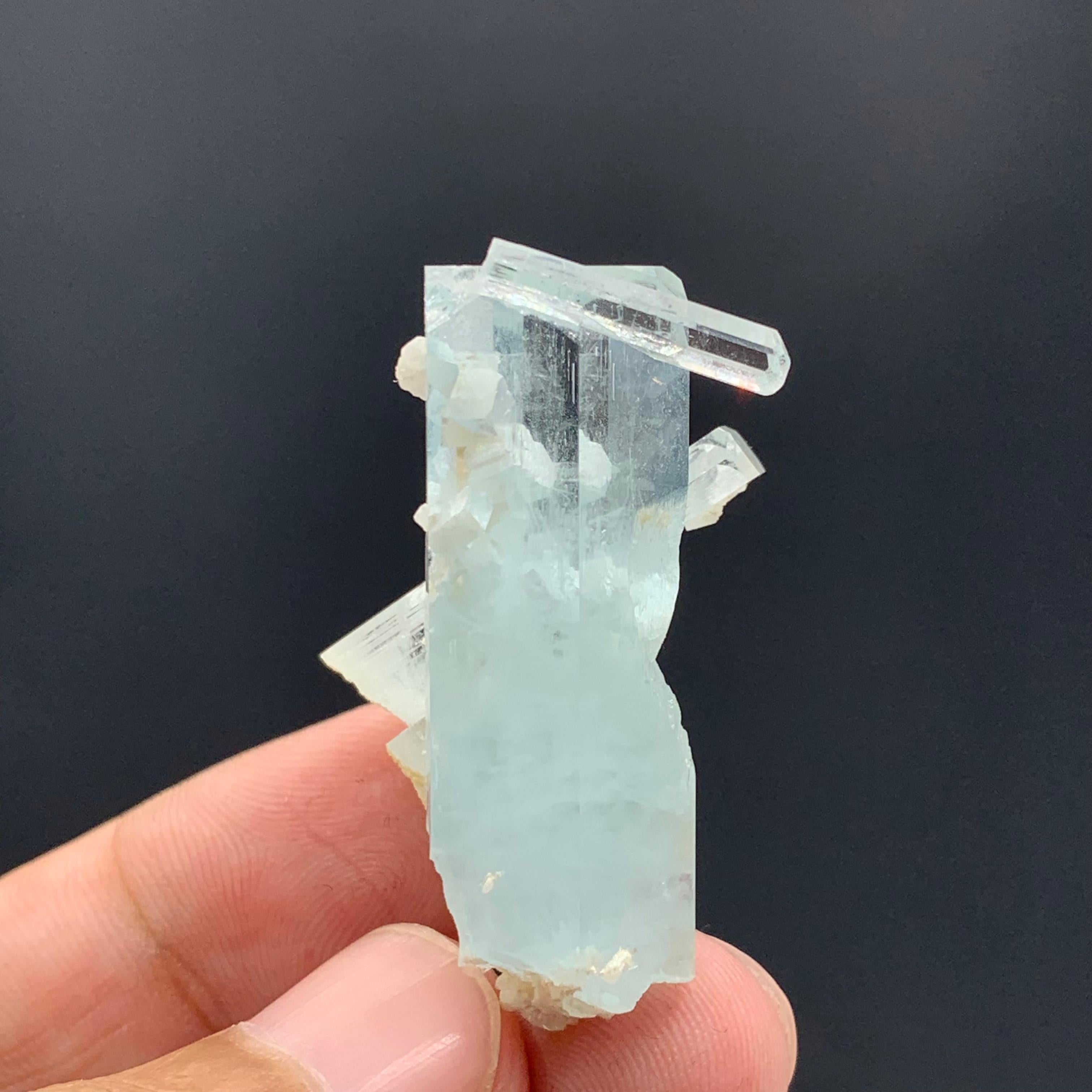 Esemplare di acquamarina di 11,84 grammi proveniente dalla Valle di Shigar, Pakistan in vendita 6