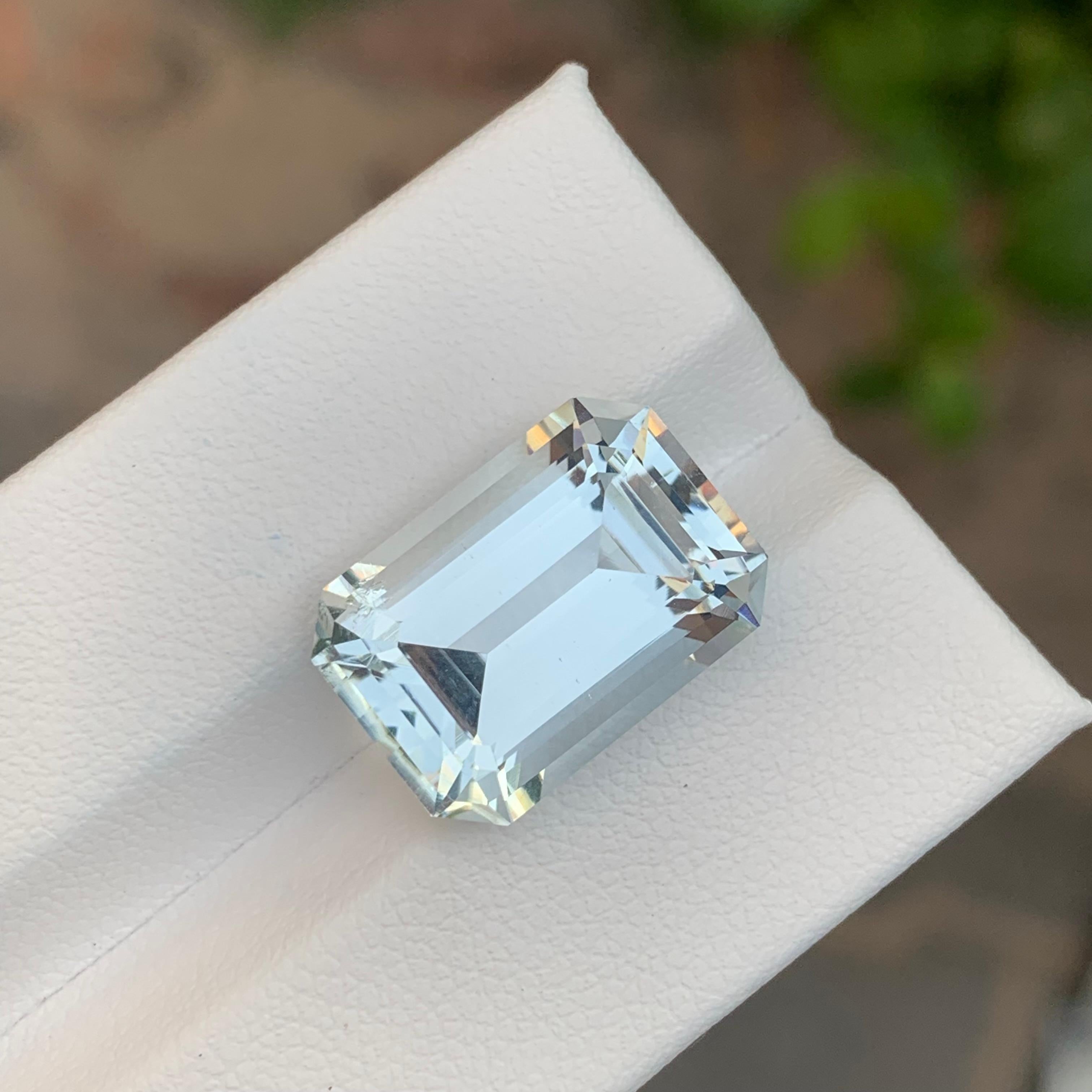 11.85 Carat Natural Loose Aquamarine Gemstone Emerald Shape Gemstone en vente 5