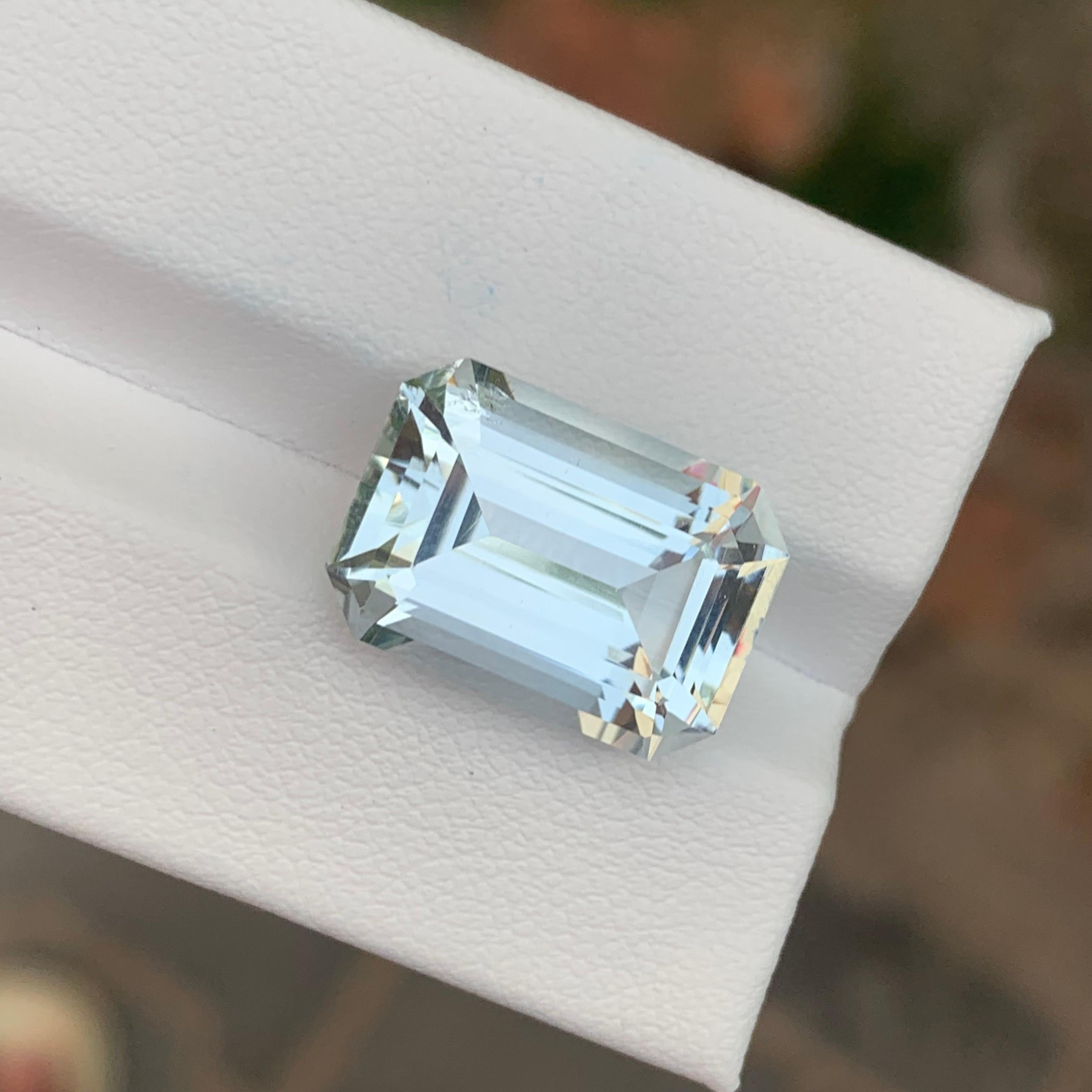 Aigue-marine à facettes

Poids : 11,85 carats
Dimensions : 16,6 x 11,6 x 8,8 mm
Origine : vallée de Shigar, Pakistan
Traitement : Non
Couleur : blanc
Forme : Émeraude 

L'aigue-marine de la vallée de Shigar, au Pakistan, est très prisée pour sa