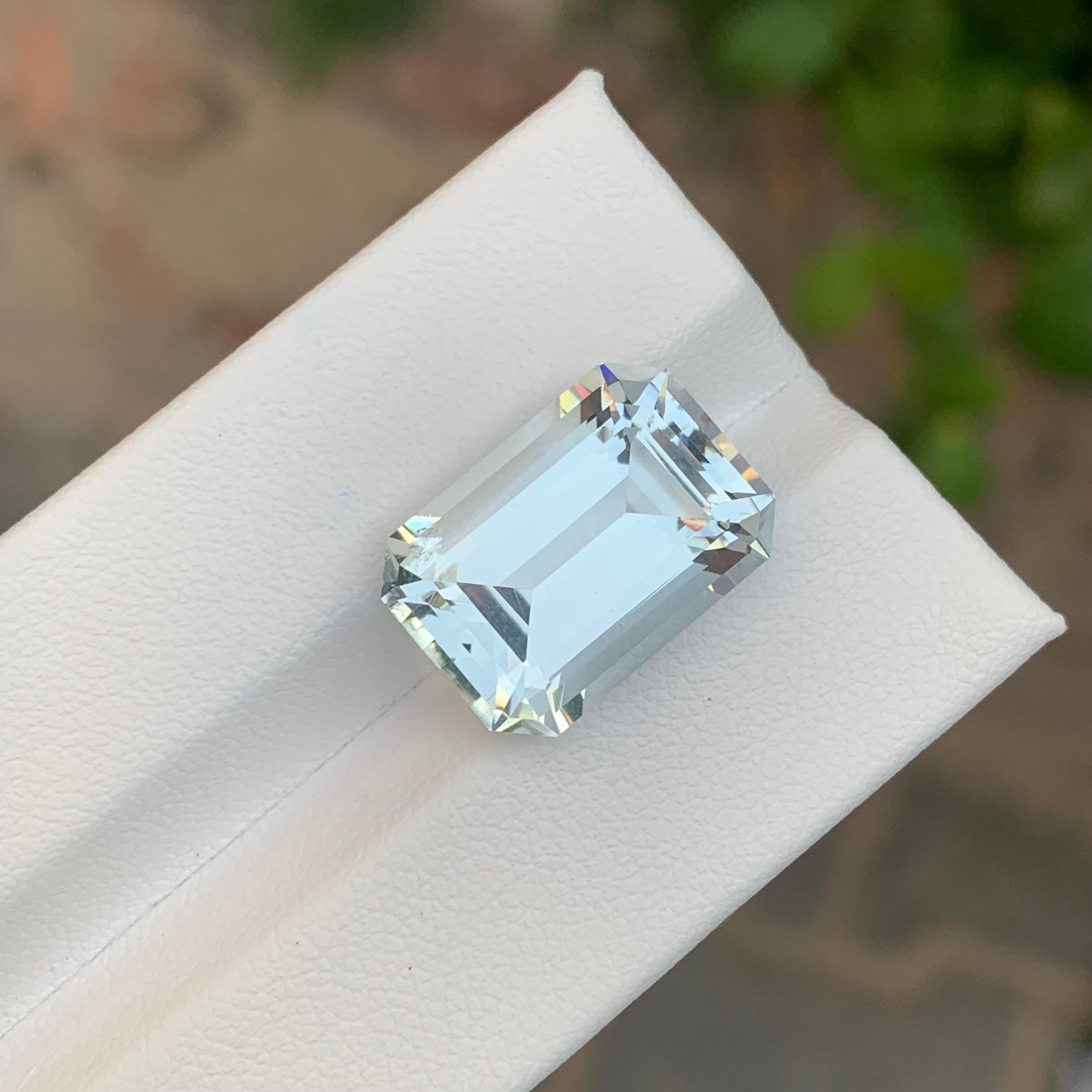 Taille émeraude 11.85 Carat Natural Loose Aquamarine Gemstone Emerald Shape Gemstone en vente
