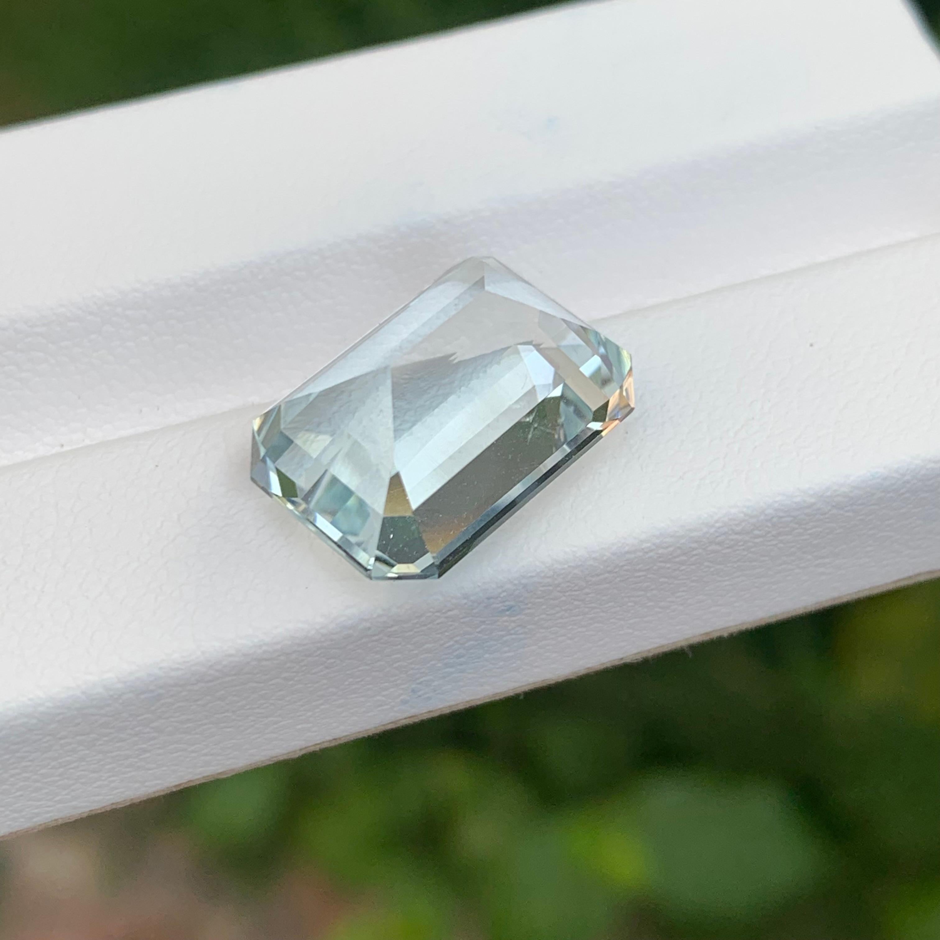 11.85 Carat Natural Loose Aquamarine Gemstone Emerald Shape Gemstone Neuf - En vente à Peshawar, PK