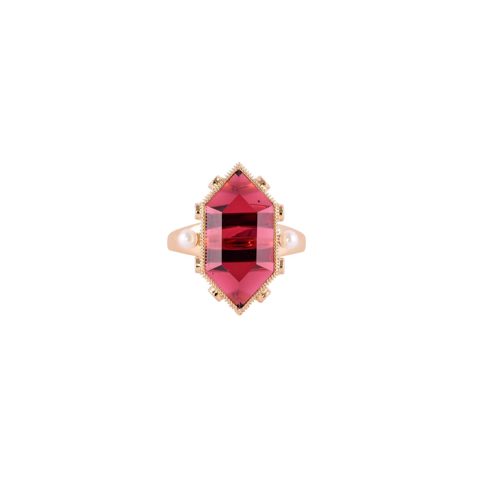 Sunita Nahata presents a series of 'Healing Hexagon' Rings made to wear everyday and bring harmony to the mind, body and soul. 

This is a regal red garnet ring and this gemstone is particularly known to bring powerful energies to Aquarians but in