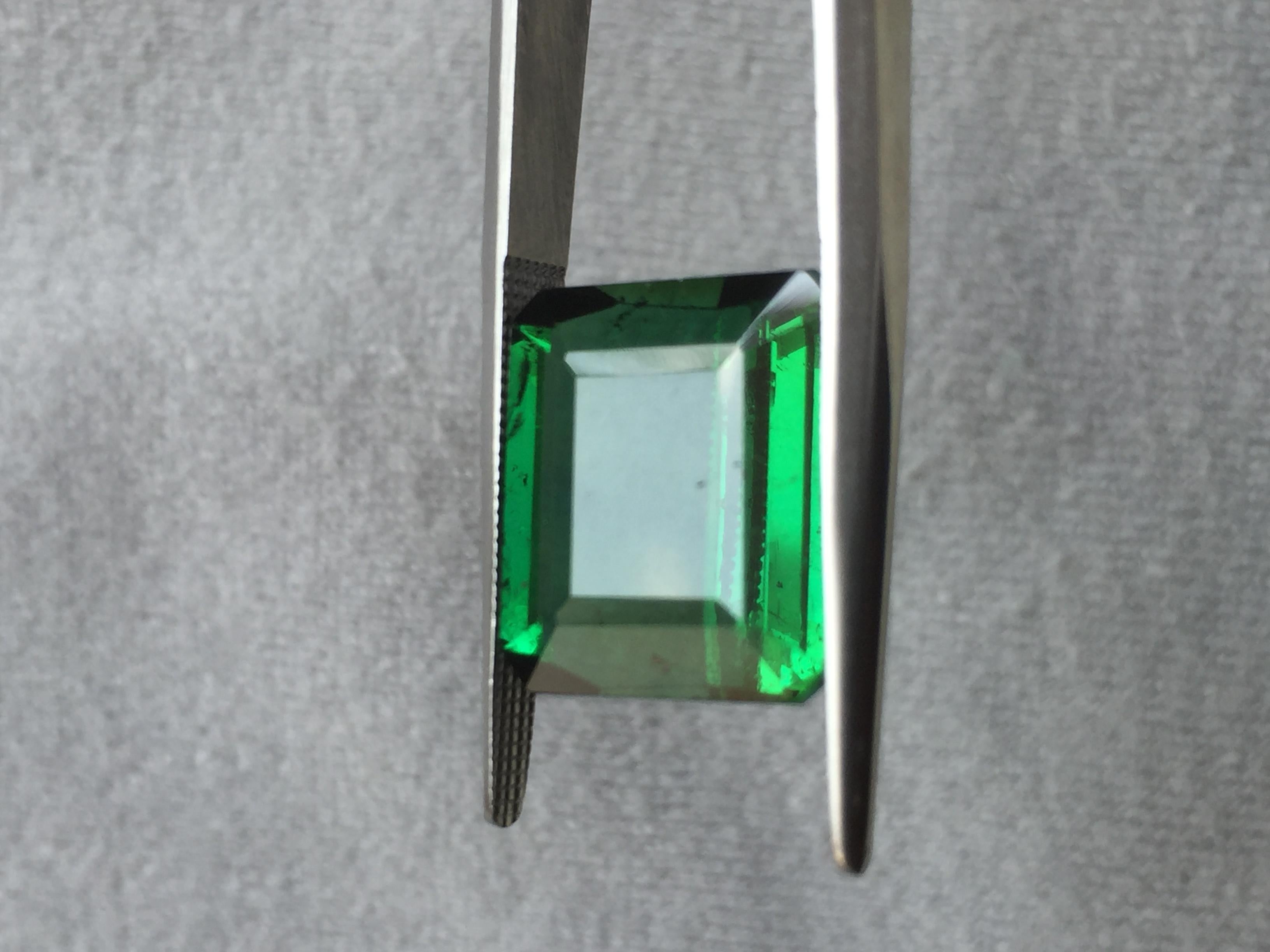 11.86 Carat Green Tourmaline Octagon Cut for Fine Jewellery For Sale 8
