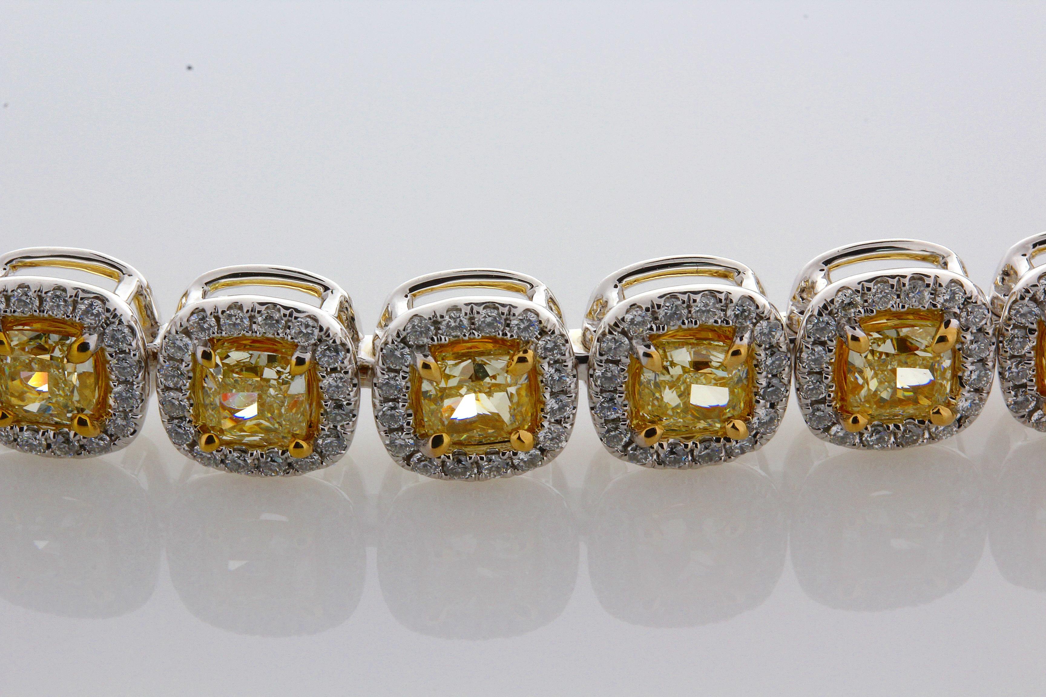 11.88 Carat Cushion Cut Fancy Yellow VS2+ Diamond Tennis Bracelet 18 Karat Gold In New Condition For Sale In New York, NY