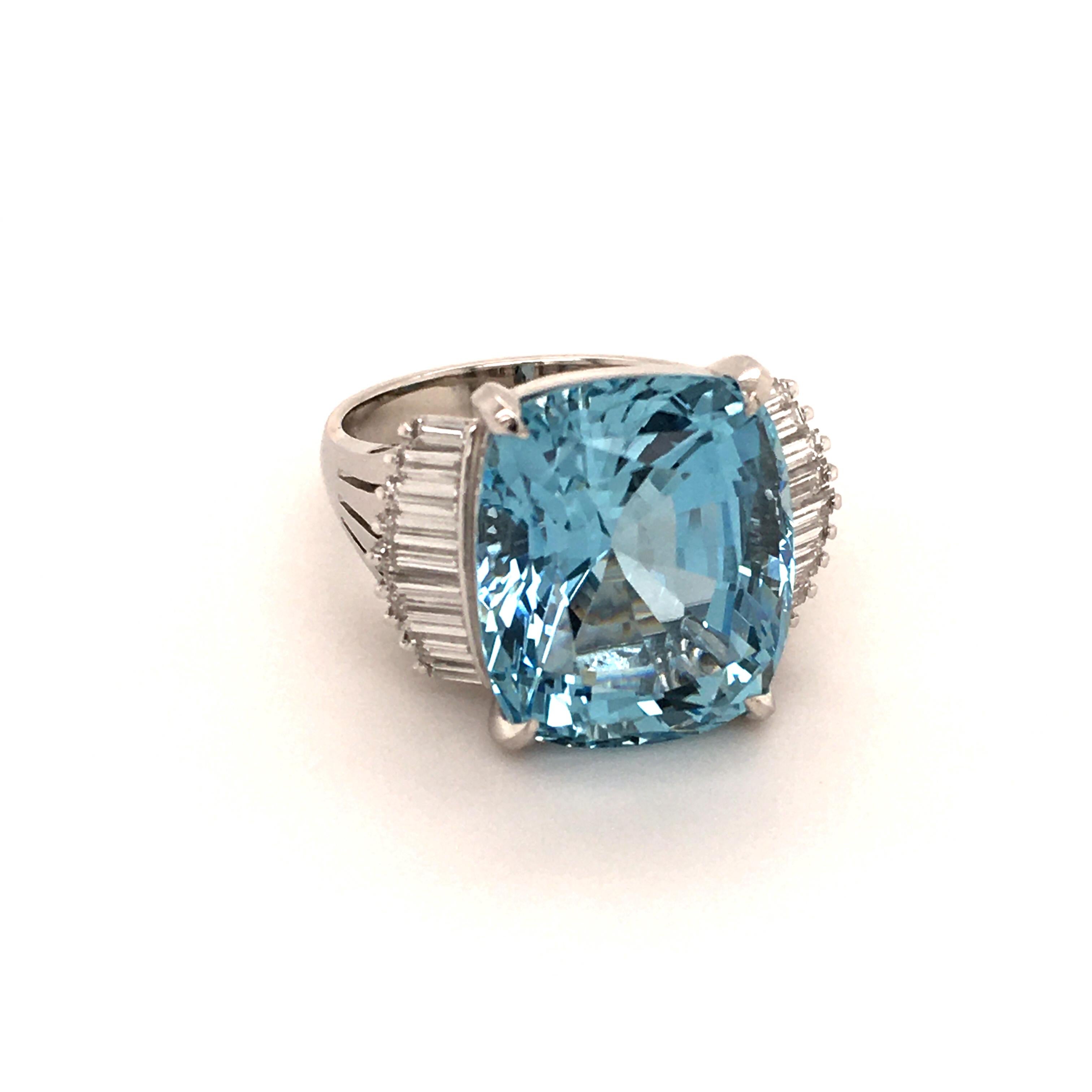 Modern 11.89 Carat Aquamarine Ring with Diamonds in Platinum
