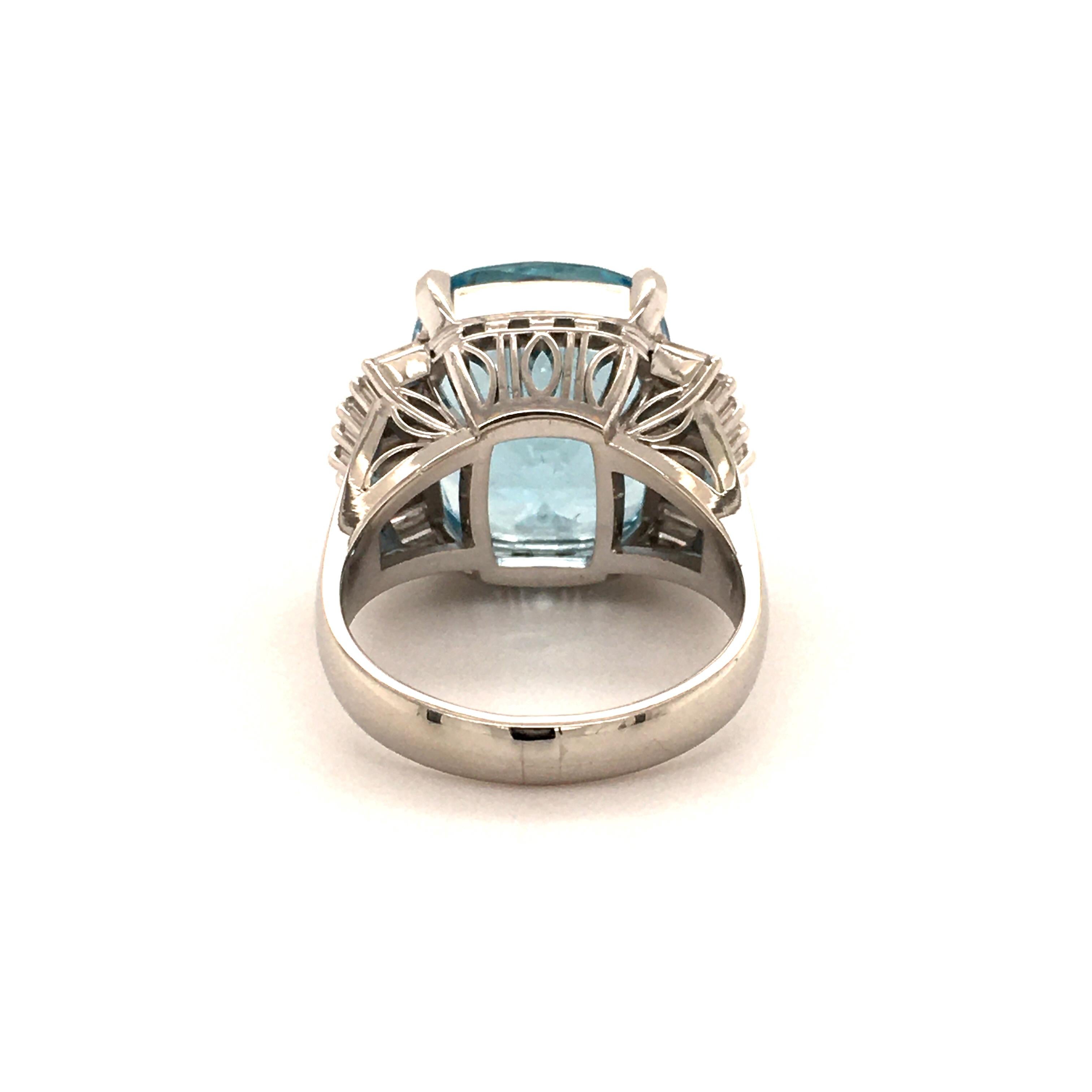 Women's or Men's 11.89 Carat Aquamarine Ring with Diamonds in Platinum
