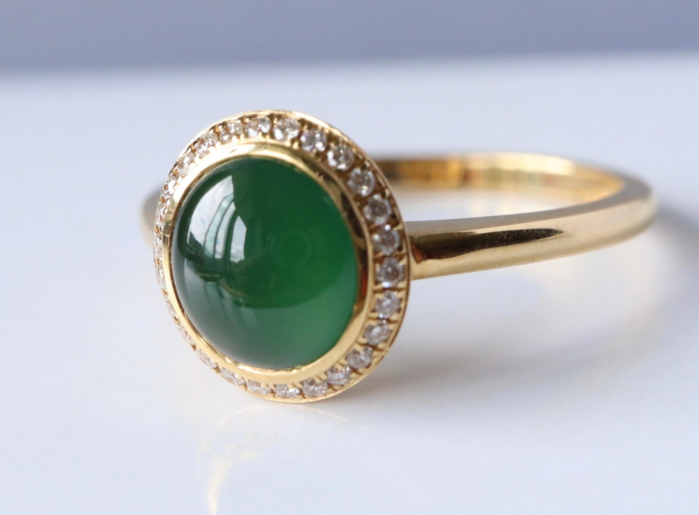 1.18Ct Burma Type A Jadeite Jade Ring in 18k solid gold In New Condition For Sale In Singapore, SG