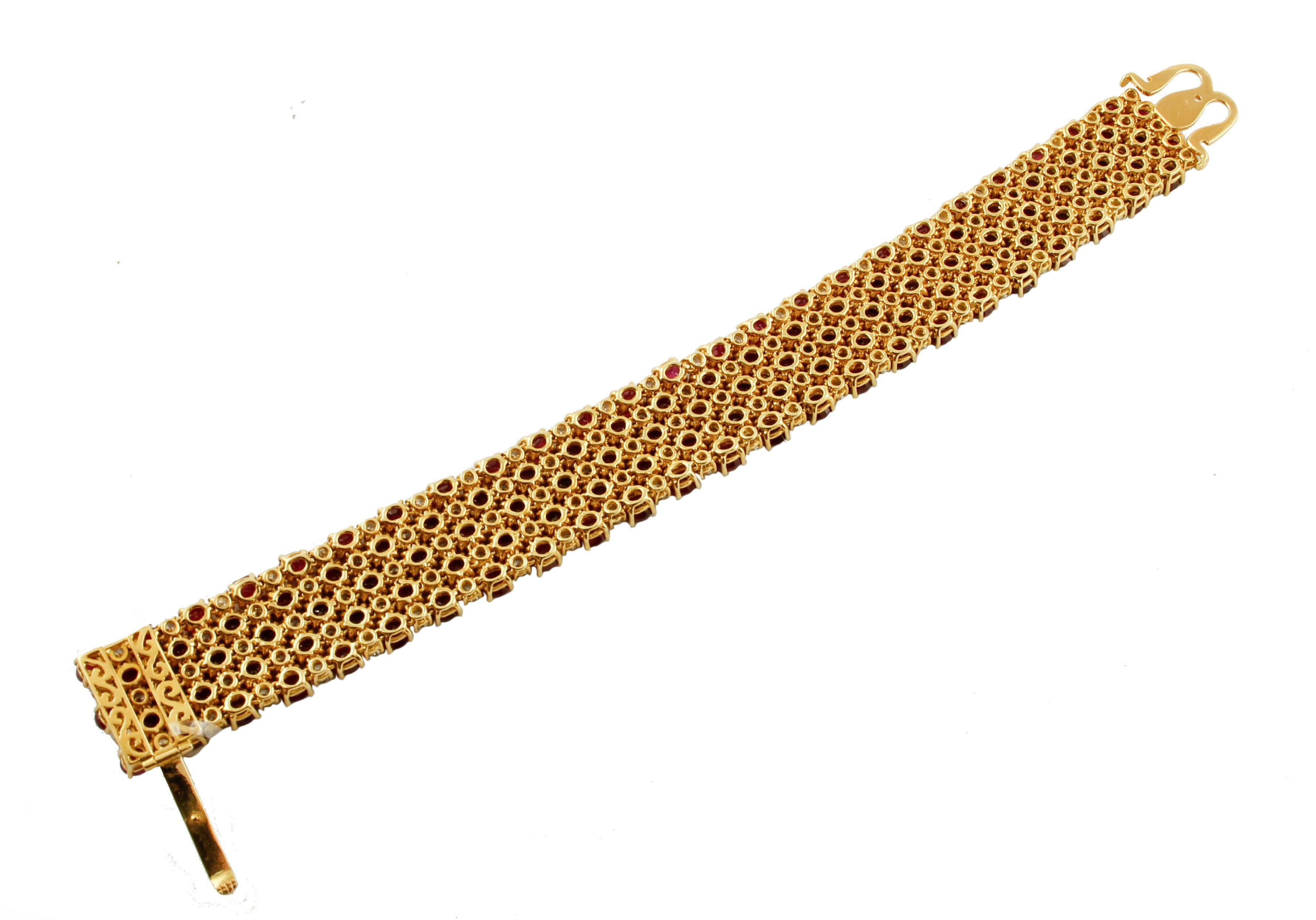 Modern 11.8 Carat Diamonds, 61.7 Carat Rubies, 18 Karat Yellow Gold Marvelous Bracelet