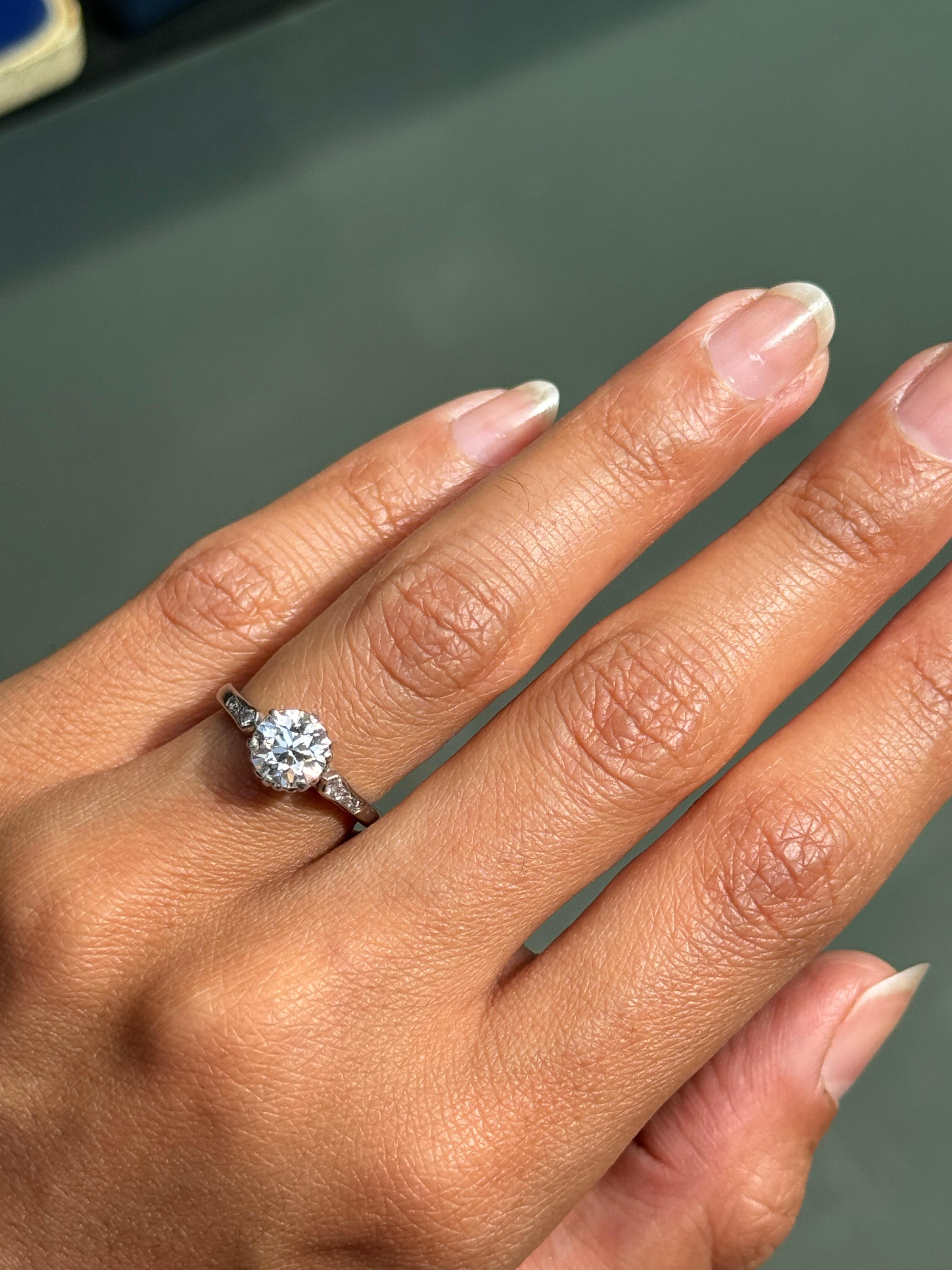 Edwardian 1.18ct Old Cut Diamond and Platinum Engagement Ring For Sale
