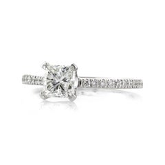 Anillo de compromiso de diamantes talla princesa de 1.18 ct