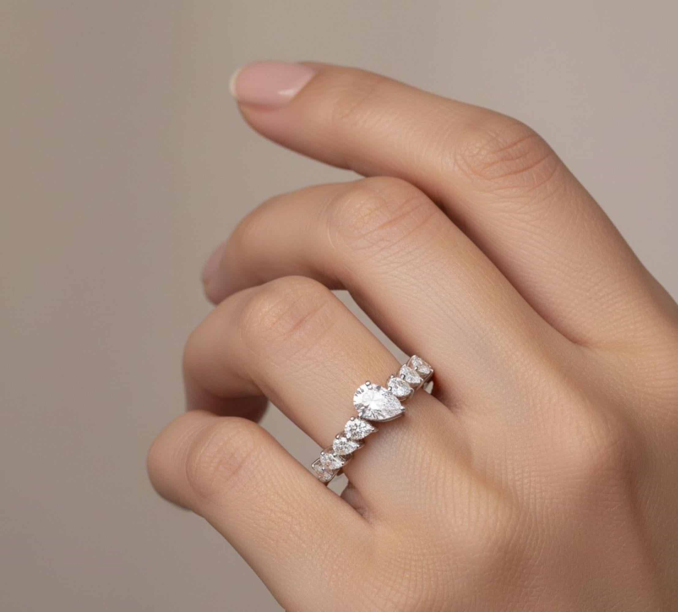 in vendita:  Anello nuziale con diamante a pera da 1,18 carati SI/H Oro bianco 18 carati Tutte le tariffe pagate 2