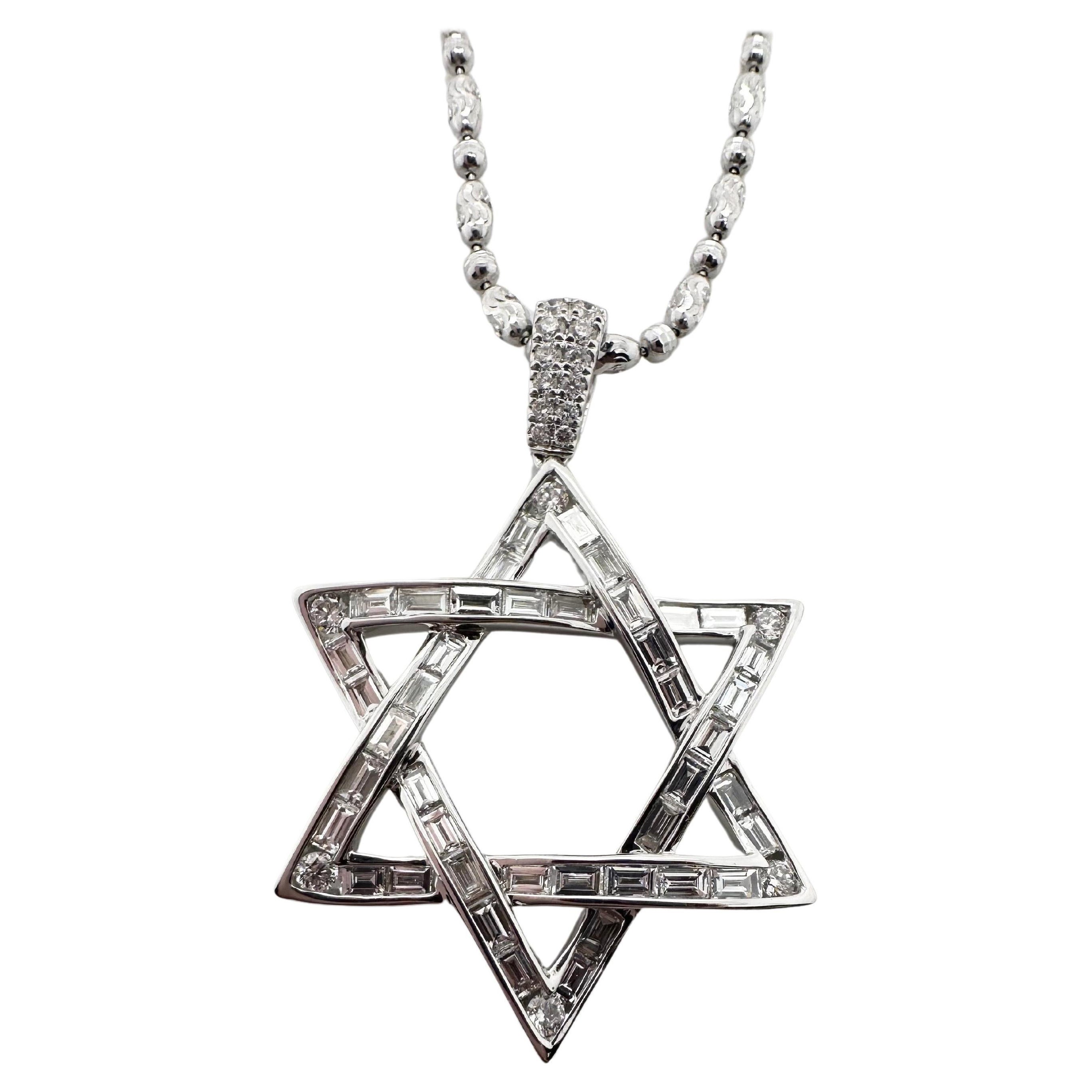 Collier pendentif étoile de David en or 18 carats et diamants 1,18 carat