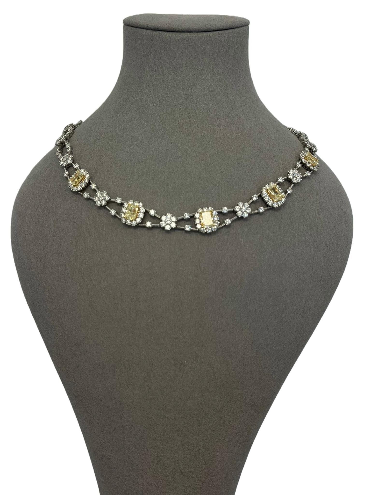 Moderniste Collier de diamants blancs de 5,80 carats de couleur fantaisie jaune radiant naturel de 11,8 carats en vente