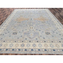 11'8" x 15' (ca. 3,55 m x 4,57 m) – Handgeknüpfter Wollteppich im anatolischen Dorfstil, türkischer Knoten, Farbe: Misty Grey