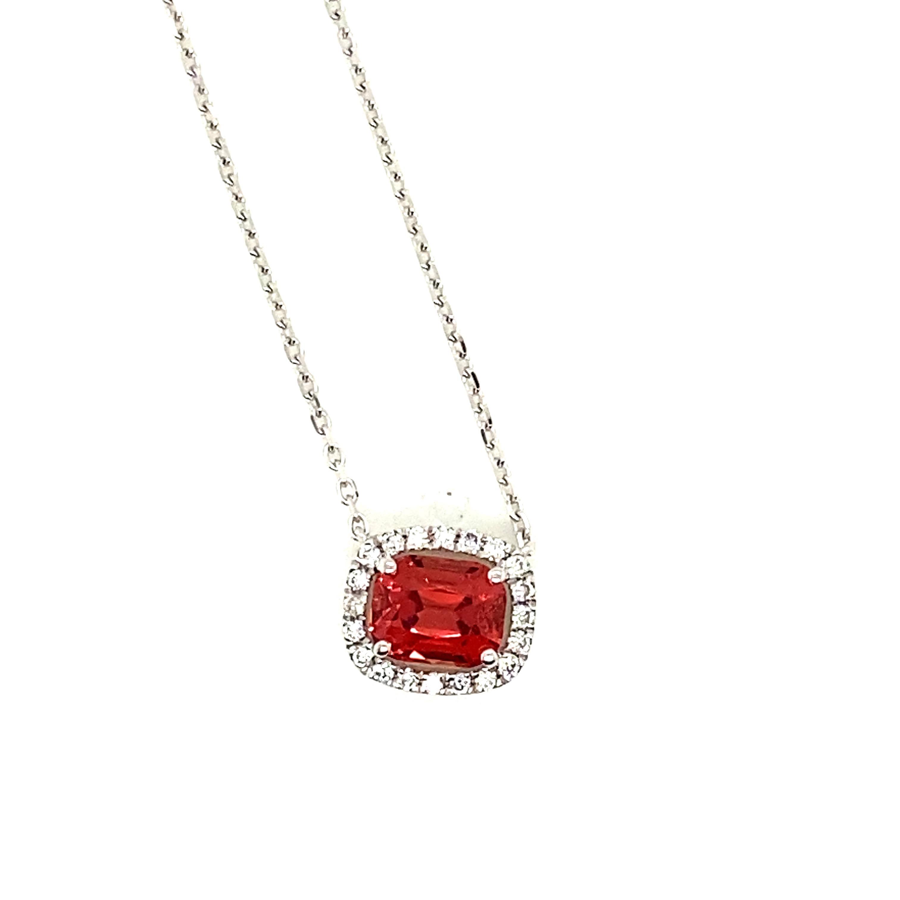 Moderno Collana con ciondolo di diamanti bianchi e spinello di Birmania senza calore da 1,19 carati con taglio a cuscino in vendita
