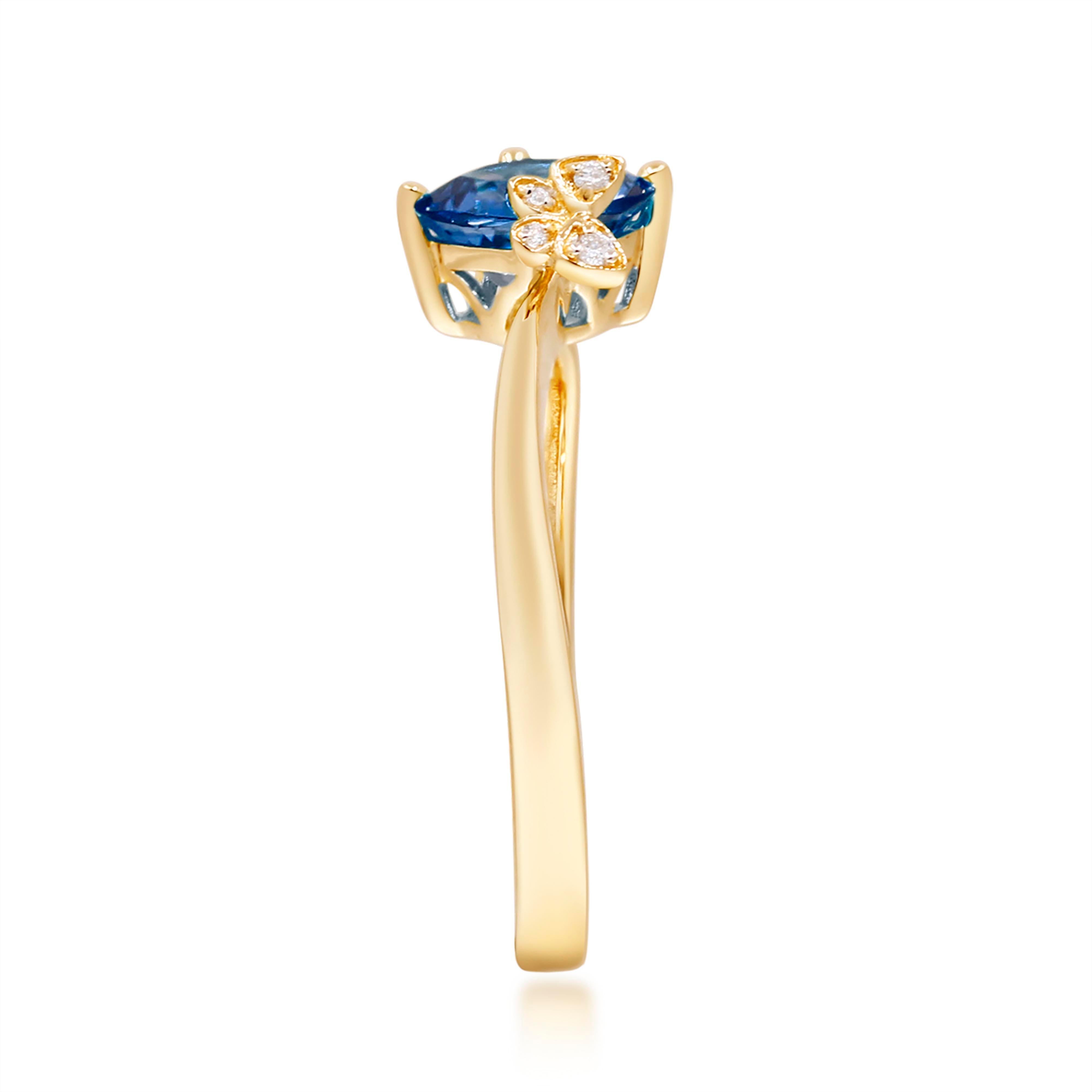 Art Deco 1.19 Carat Cushion-Cut London Blue Topaz Diamond Accents 14K Yellow Gold Ring For Sale