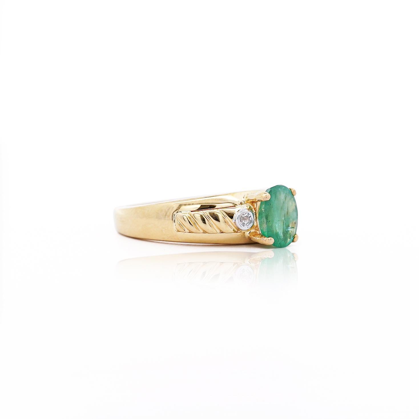 1.19 Carat Oval Cut Emerald & Diamond 14K Gold Statement Ring In New Condition For Sale In Miami, FL