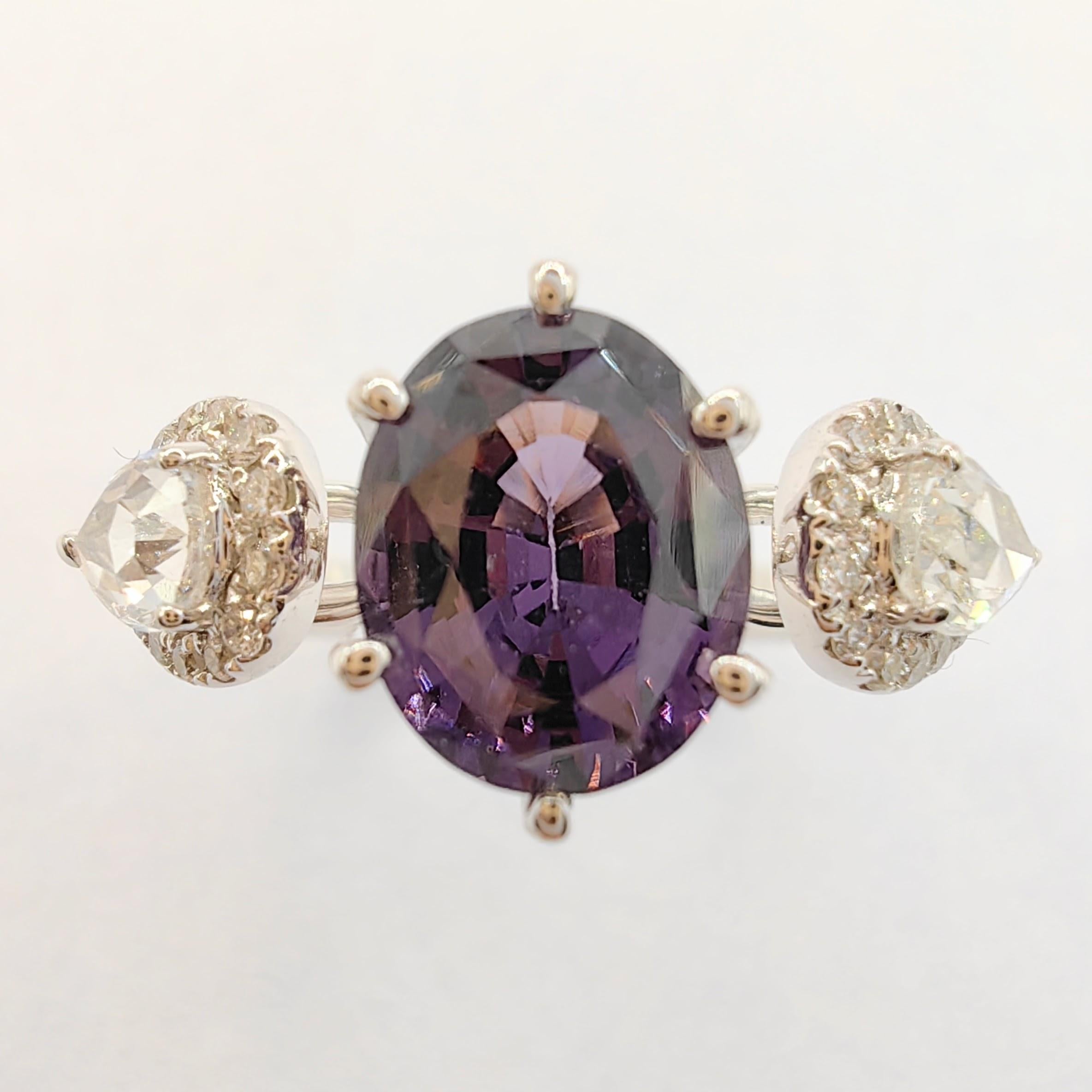 1.19 Carat Oval Cut Purple Spinel Rose Cut Halo Diamond Ring in 18K White Gold In New Condition For Sale In Wan Chai District, HK